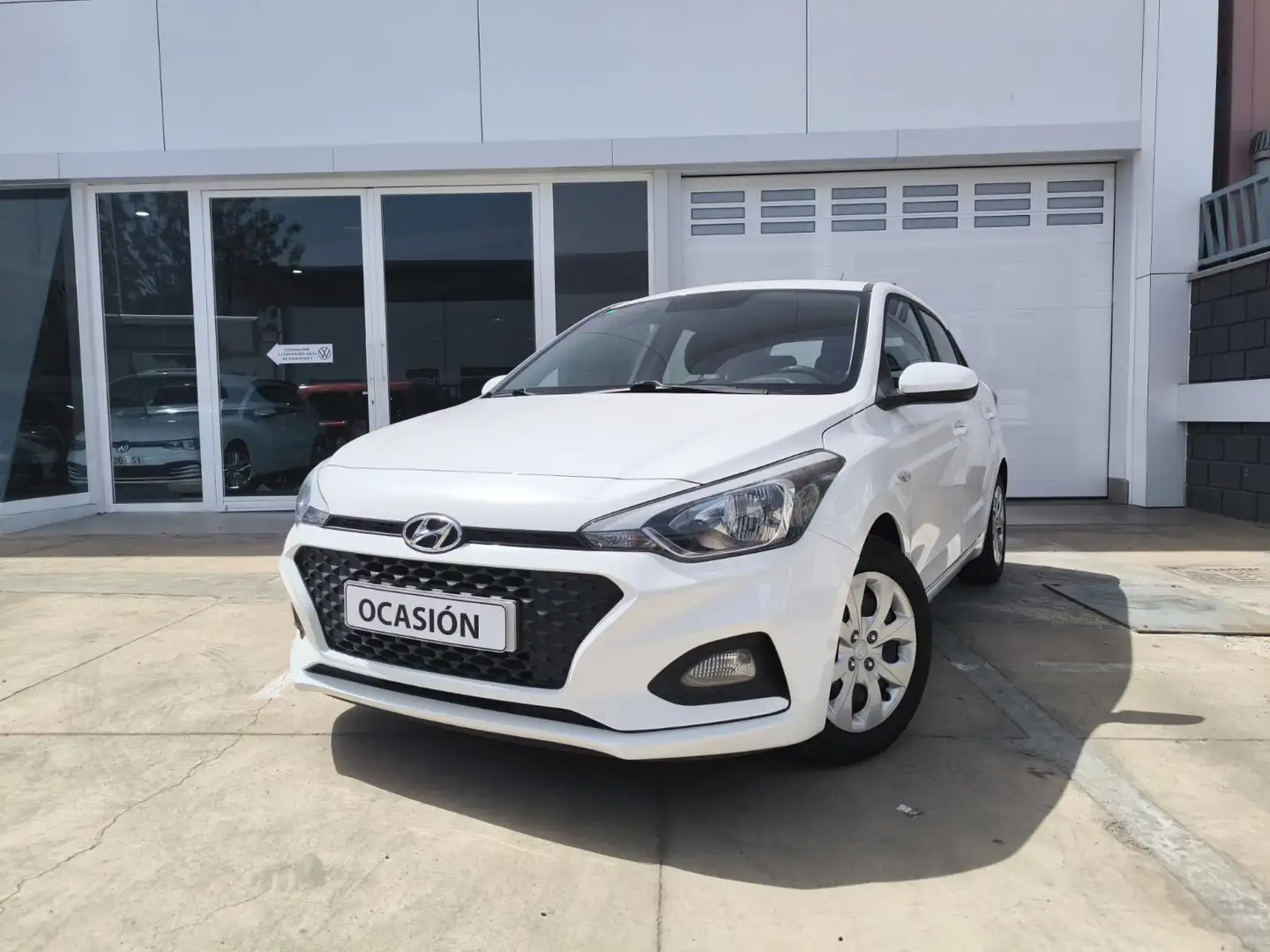 Hyundai i20 1.2 MPI Essence Blanco - 1