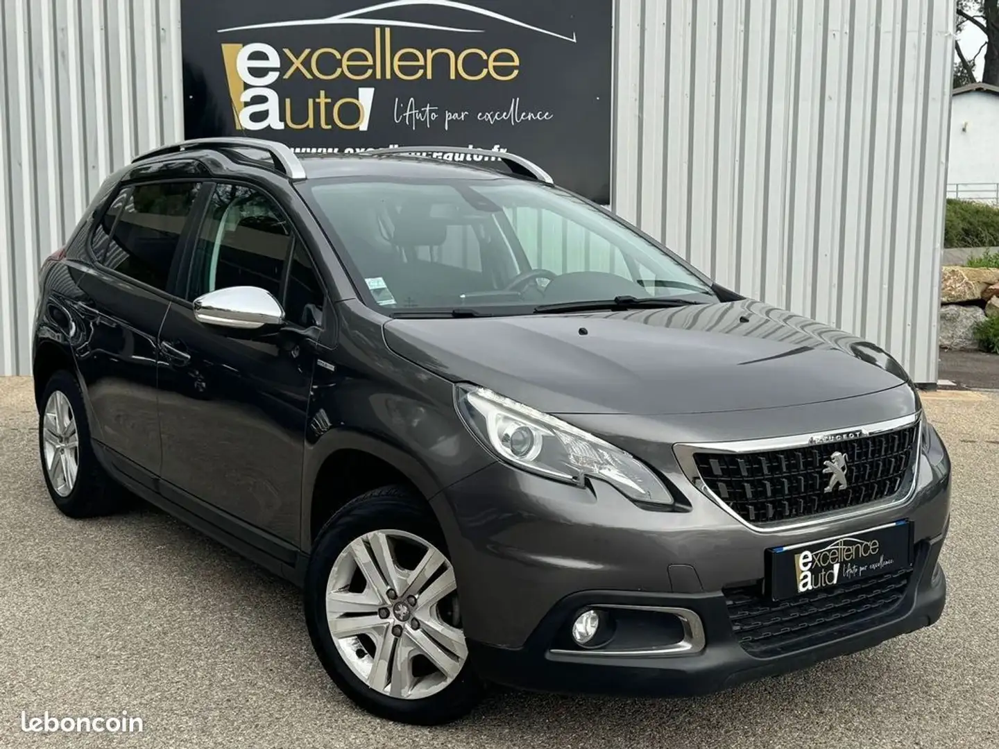 Peugeot 2008 1.2 PURETECH 82CH STYLE Grau - 1