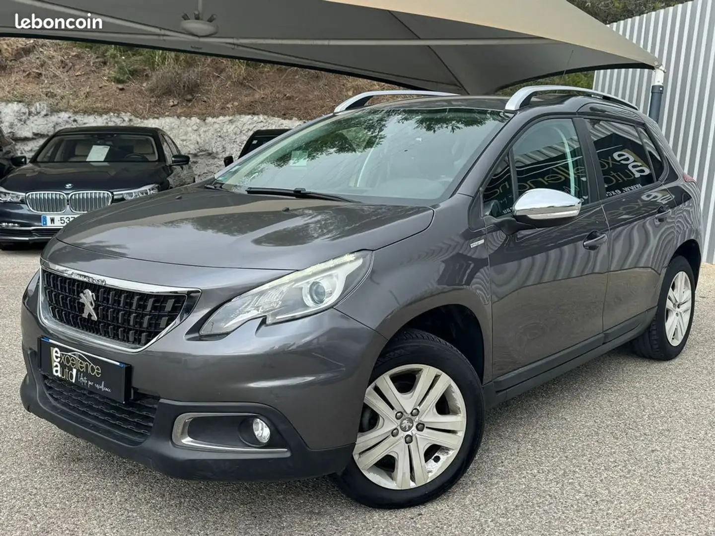 Peugeot 2008 1.2 PURETECH 82CH STYLE Grau - 2