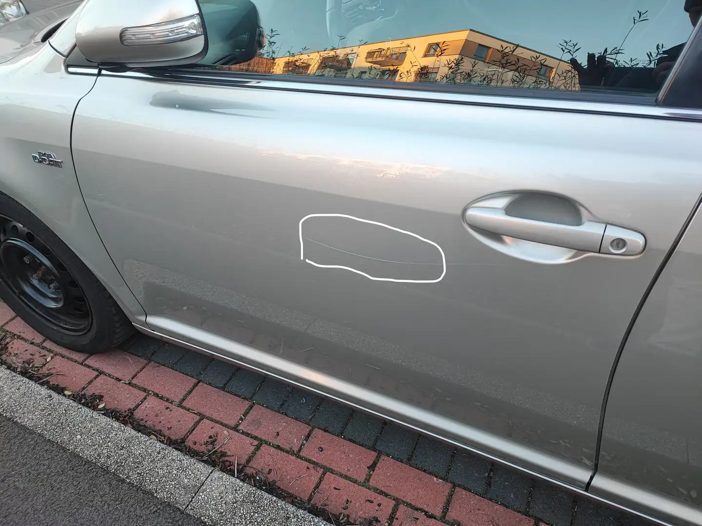 Toyota Avensis Avensis 2.2 D-CAT Combi Sol Silber - 1