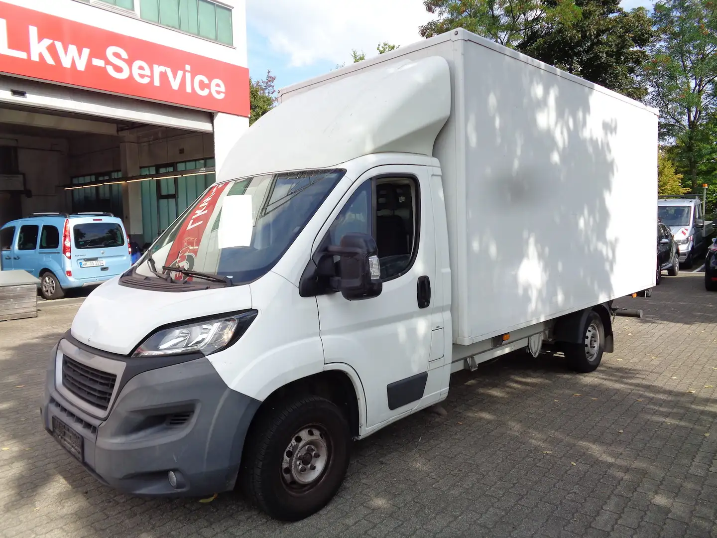 Peugeot Boxer 2.2 HDi Cargo Edition mit Ladebordwand Weiß - 1