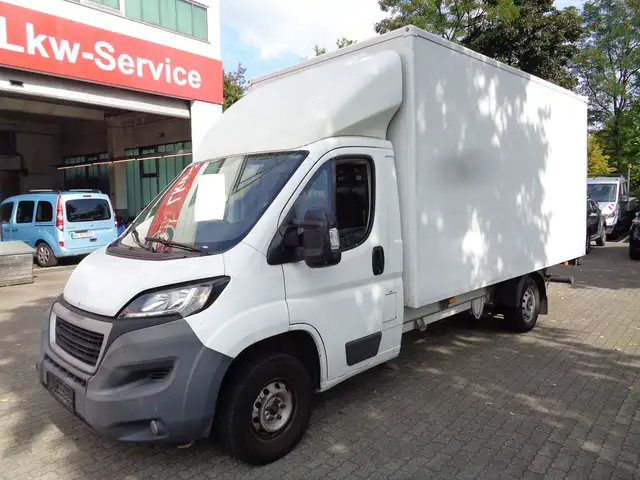 Peugeot Boxer 2.2 HDi Cargo Edition mit Ladebordwand