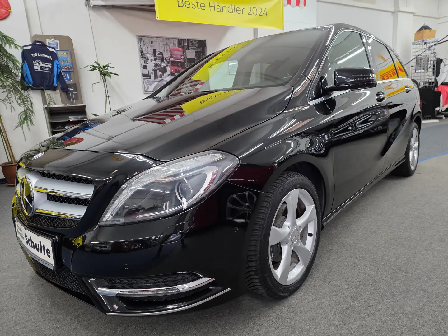Mercedes-Benz B 180 BlueEFF. 7G-DCT,Sportp.,Xenon,Panod.,Kamera,Memory Noir - 1