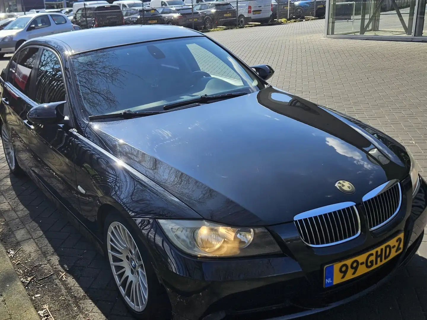 BMW 330 316i Executive Zwart - 2