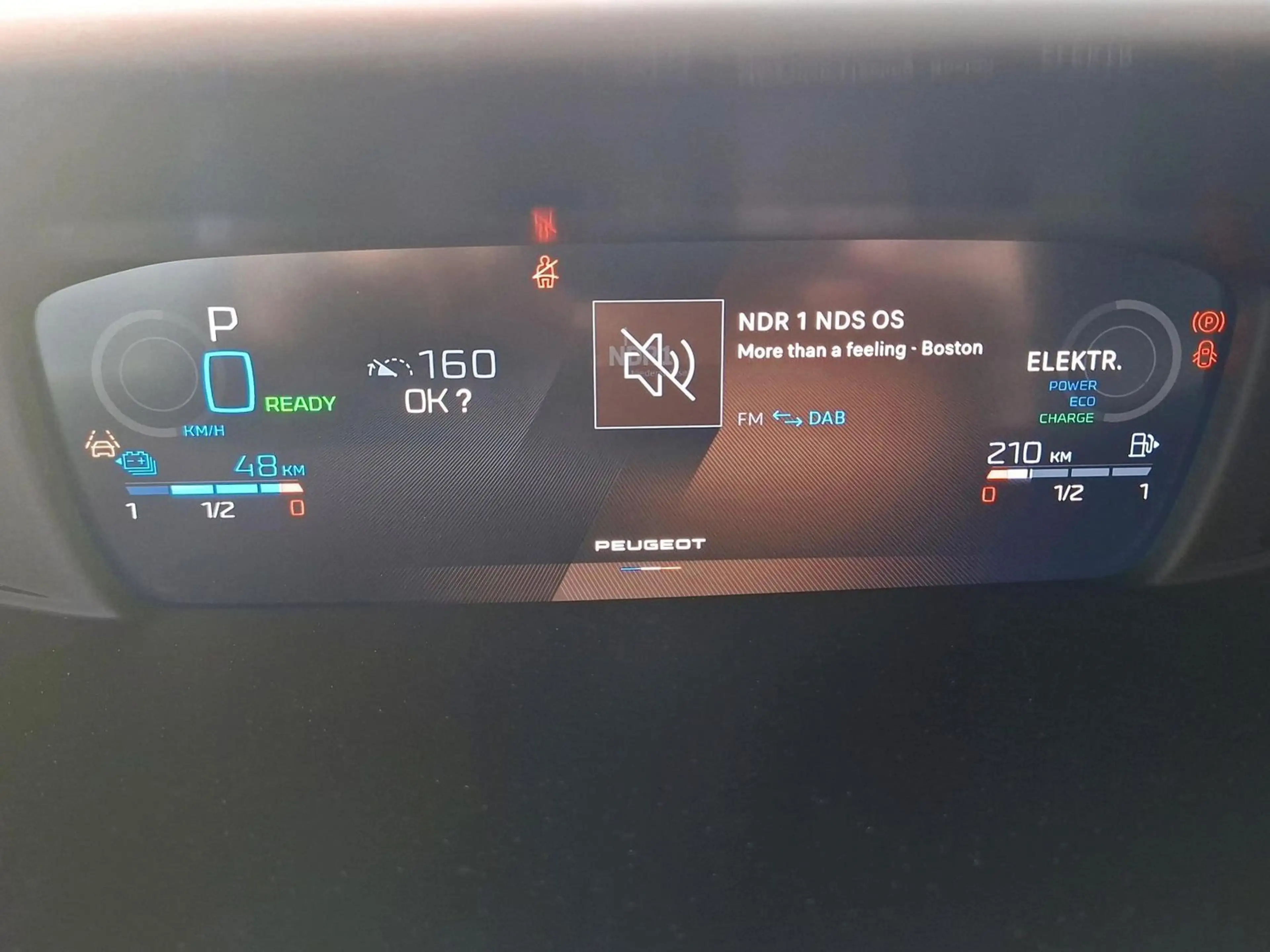Peugeot 308 Business Plug-In Hybrid 195 eDSC7 Kamera SHZ — photo 10
