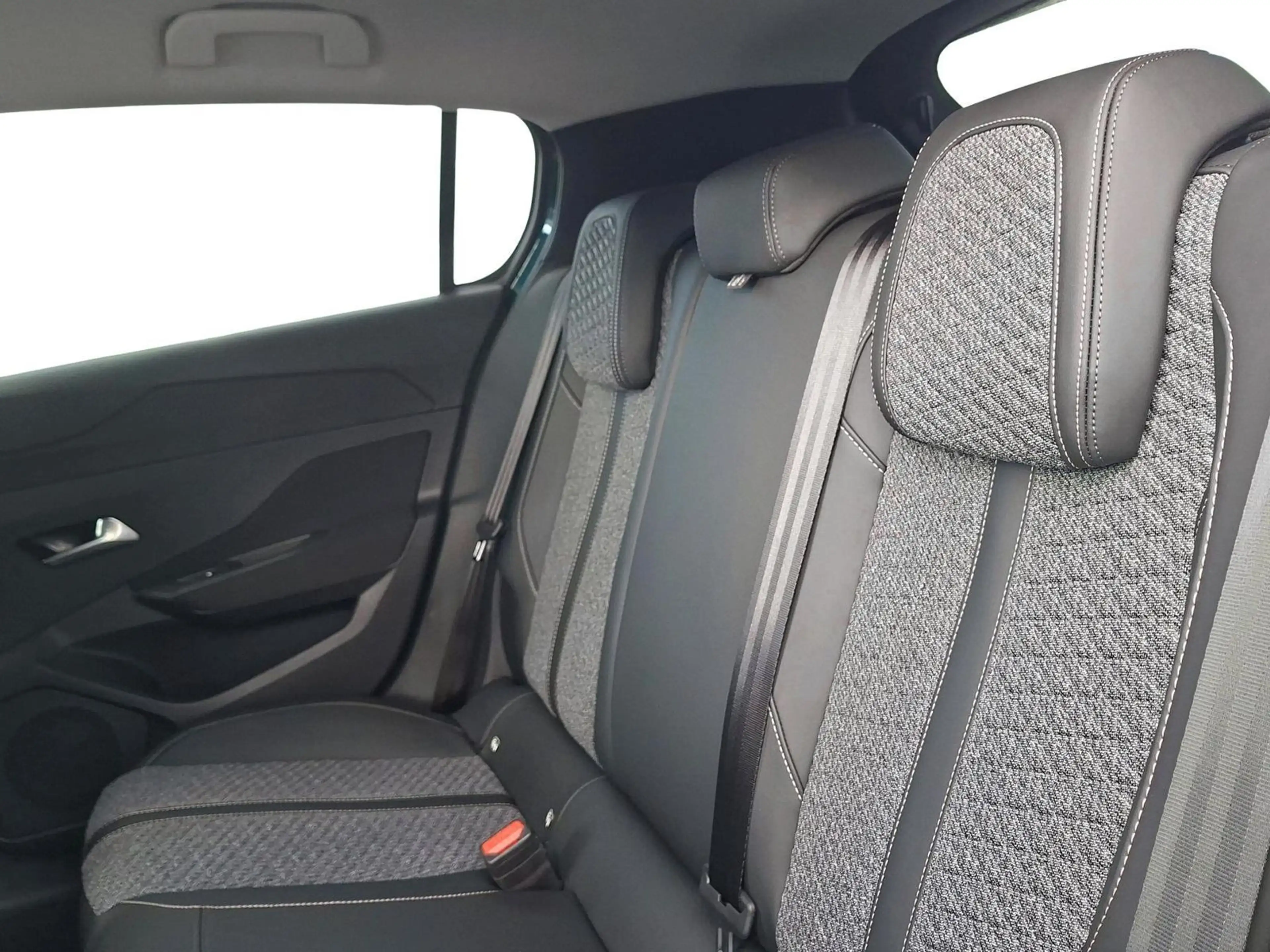 Peugeot 308 Business Plug-In Hybrid 195 eDSC7 Kamera SHZ — photo 8