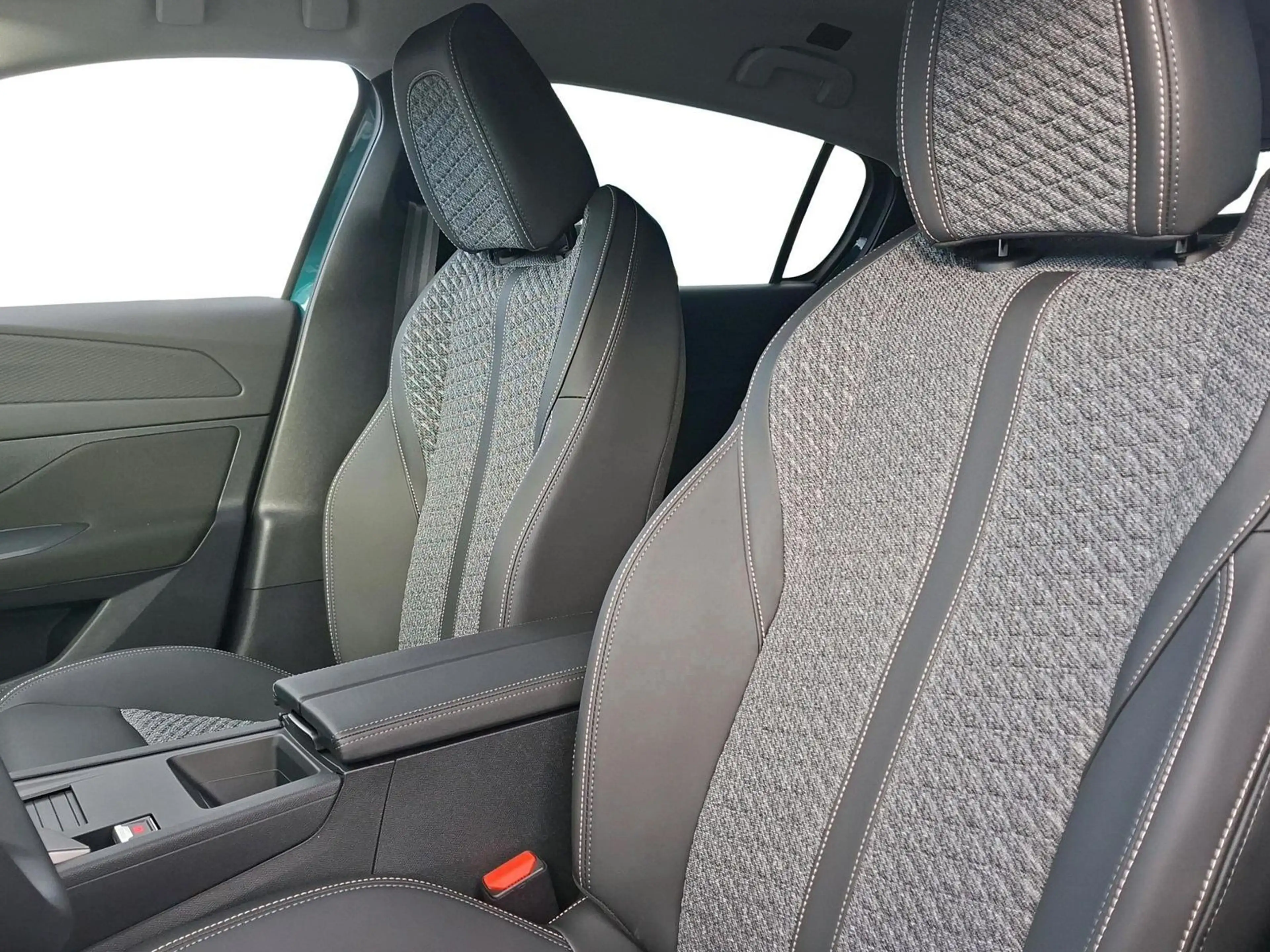 Peugeot 308 Business Plug-In Hybrid 195 eDSC7 Kamera SHZ — photo 7