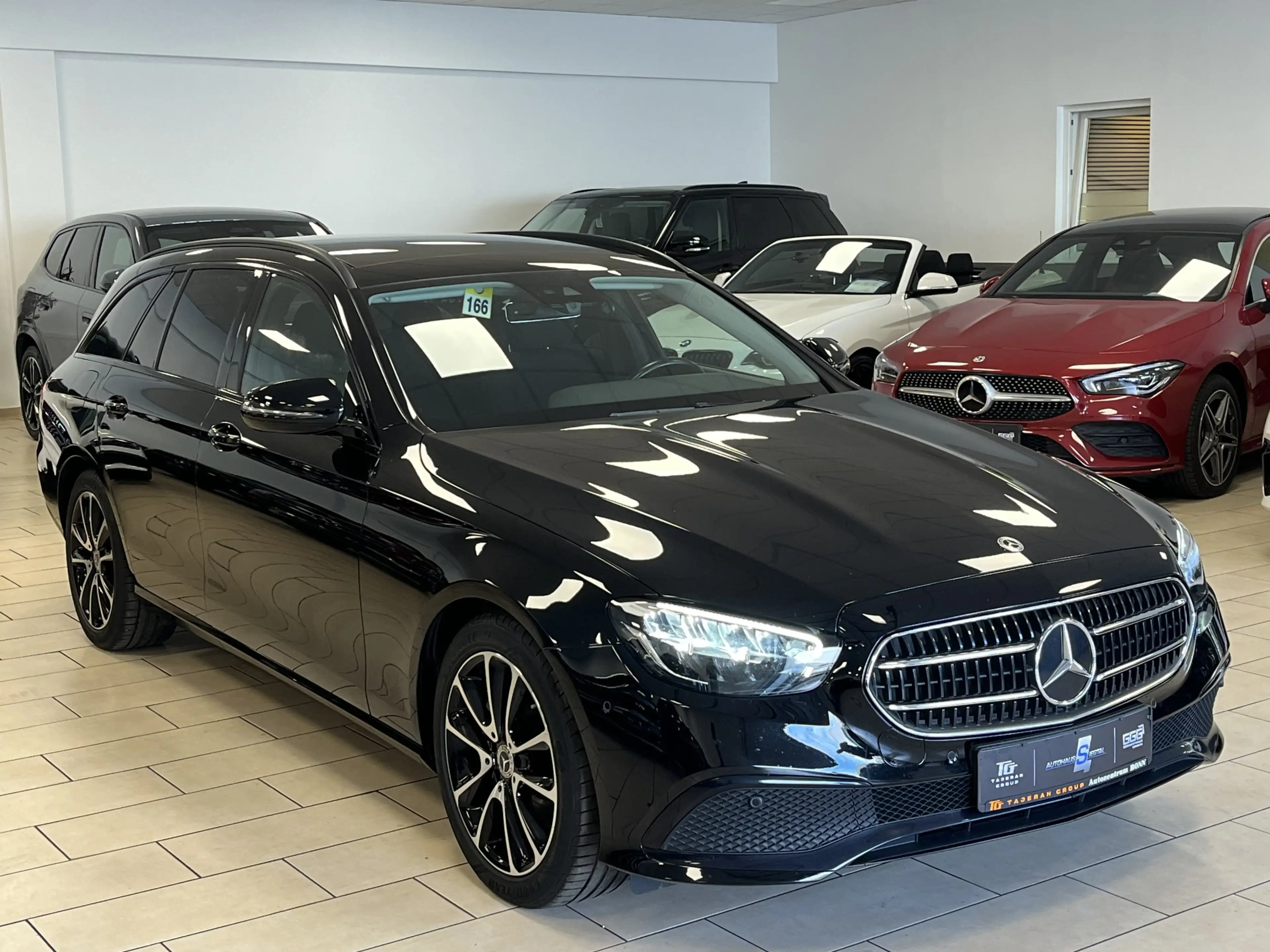 Mercedes-Benz E 220 AHK*Navi*ACC*R-Cam*SHZ*Pano*Night-Paket — photo 2