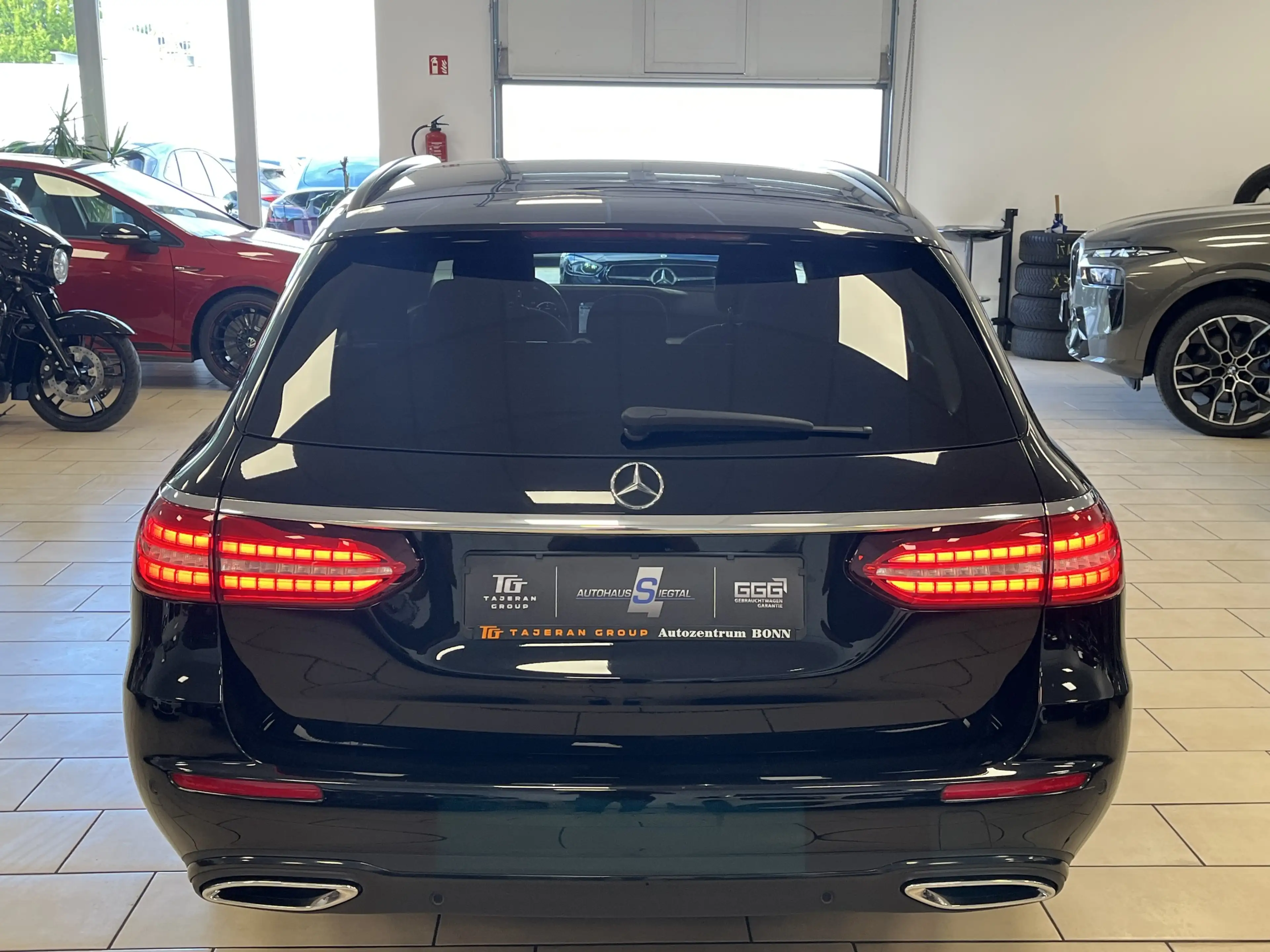 Mercedes-Benz E 220 AHK*Navi*ACC*R-Cam*SHZ*Pano*Night-Paket — photo 7
