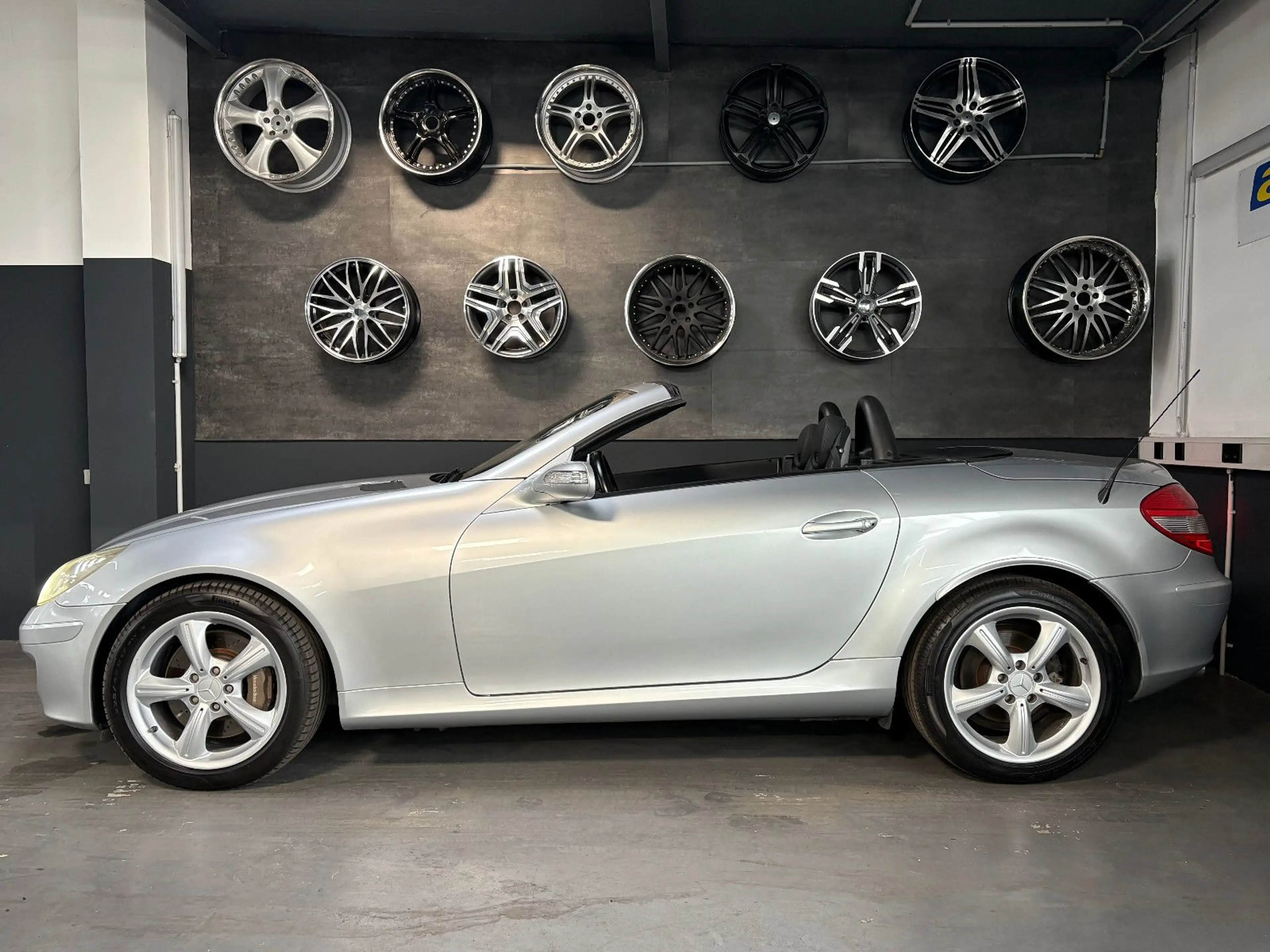 Mercedes-Benz SLK 350 HARMAN-KARDON/AIRSCARF/XENON — photo 6