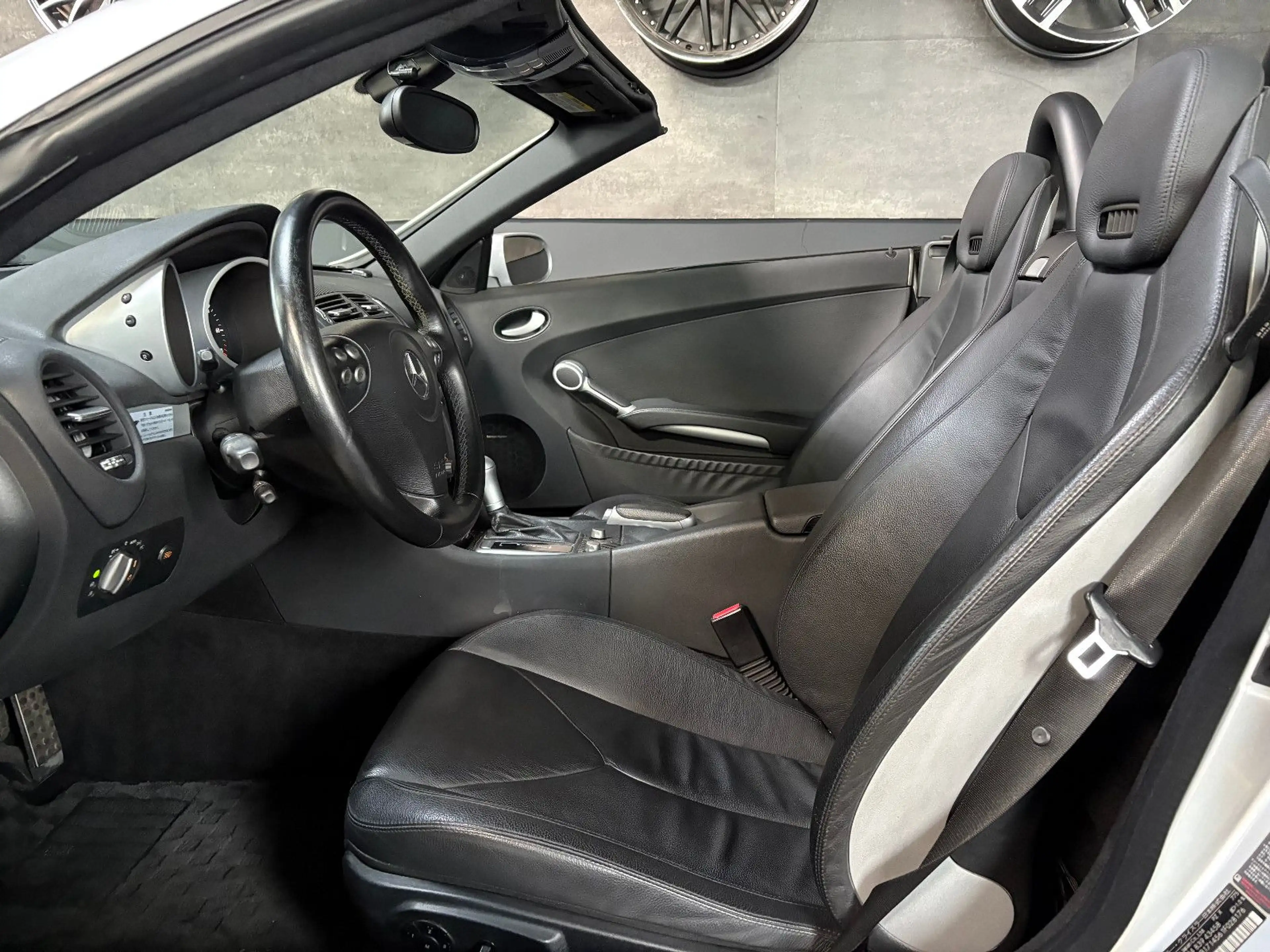 Mercedes-Benz SLK 350 HARMAN-KARDON/AIRSCARF/XENON — photo 14