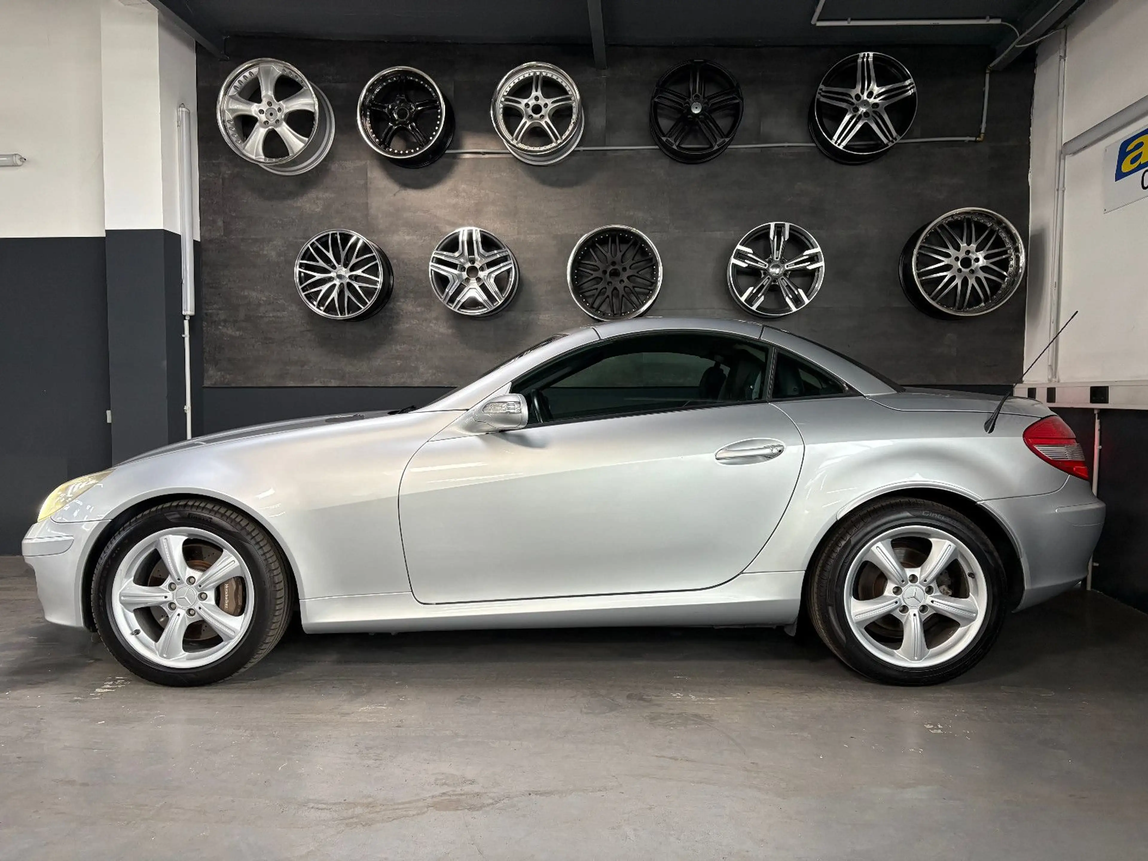 Mercedes-Benz SLK 350 HARMAN-KARDON/AIRSCARF/XENON — photo 5