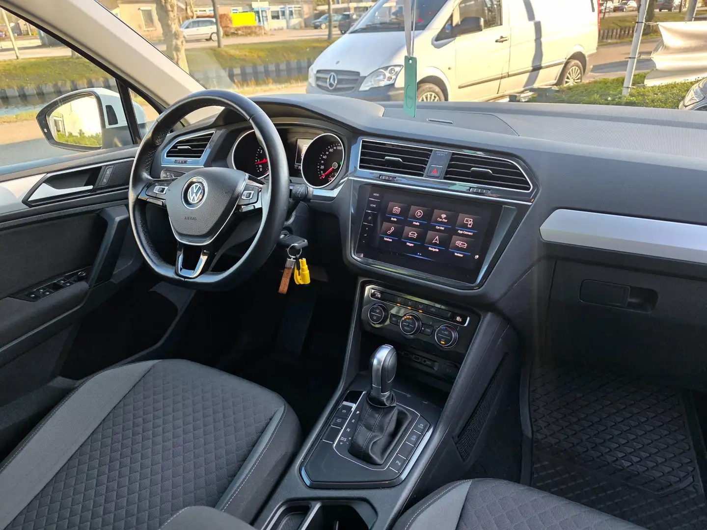 Volkswagen Tiguan 1.4 TSI ACT Comfortline |automaat|trekhaak| Weiß - 2