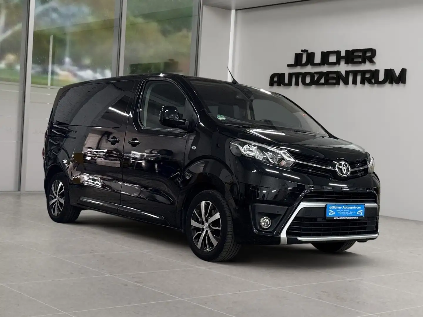 Toyota Proace Verso L1 Family Comfort Aut., 8-Sitzer Schwarz - 1