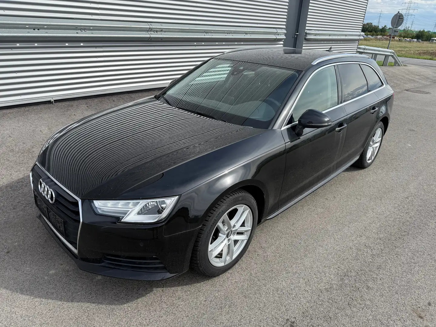 Audi A4 Avant 2,0 TDI S-tronic ID:66 Noir - 1