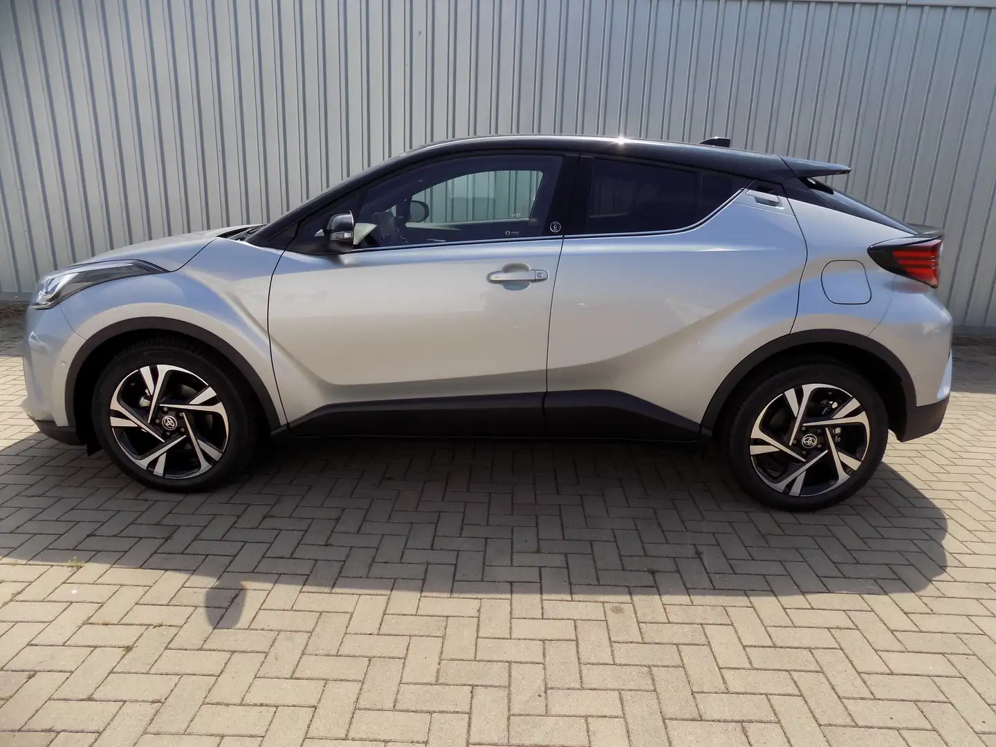 Toyota C-HR 1,8 l Hybrid Team D Argent - 2