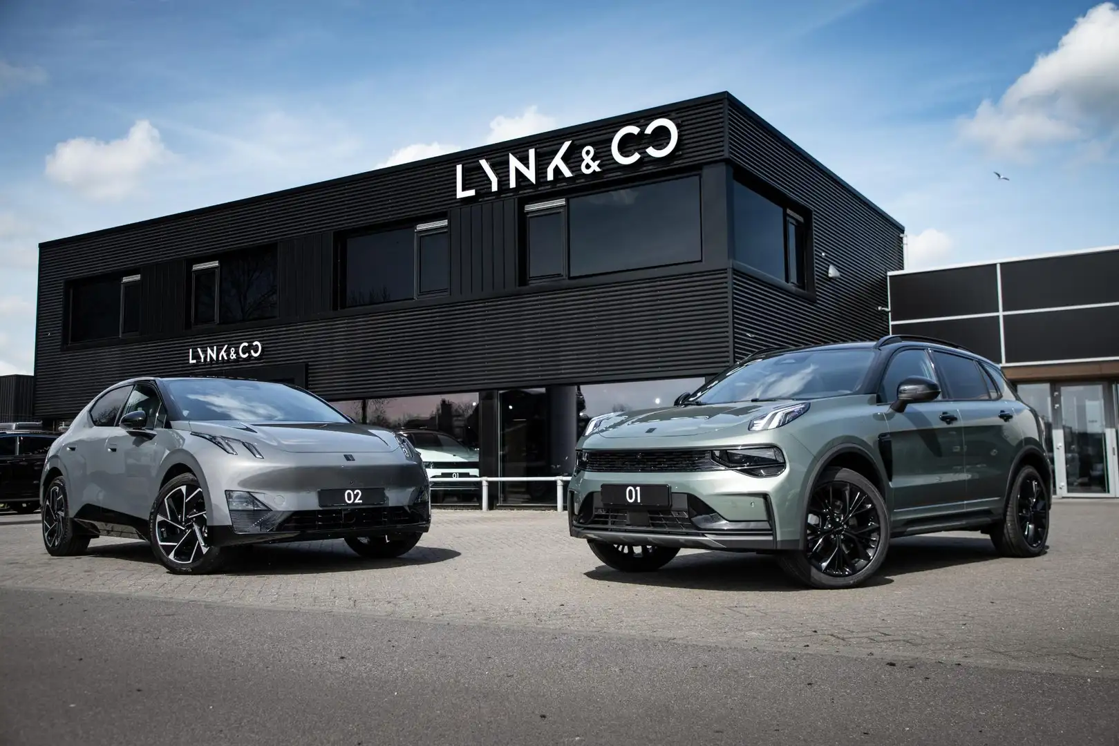 Lynk & Co 08 345PK Core, 200km Hybride, High Beam LED, Panorama Grijs - 2