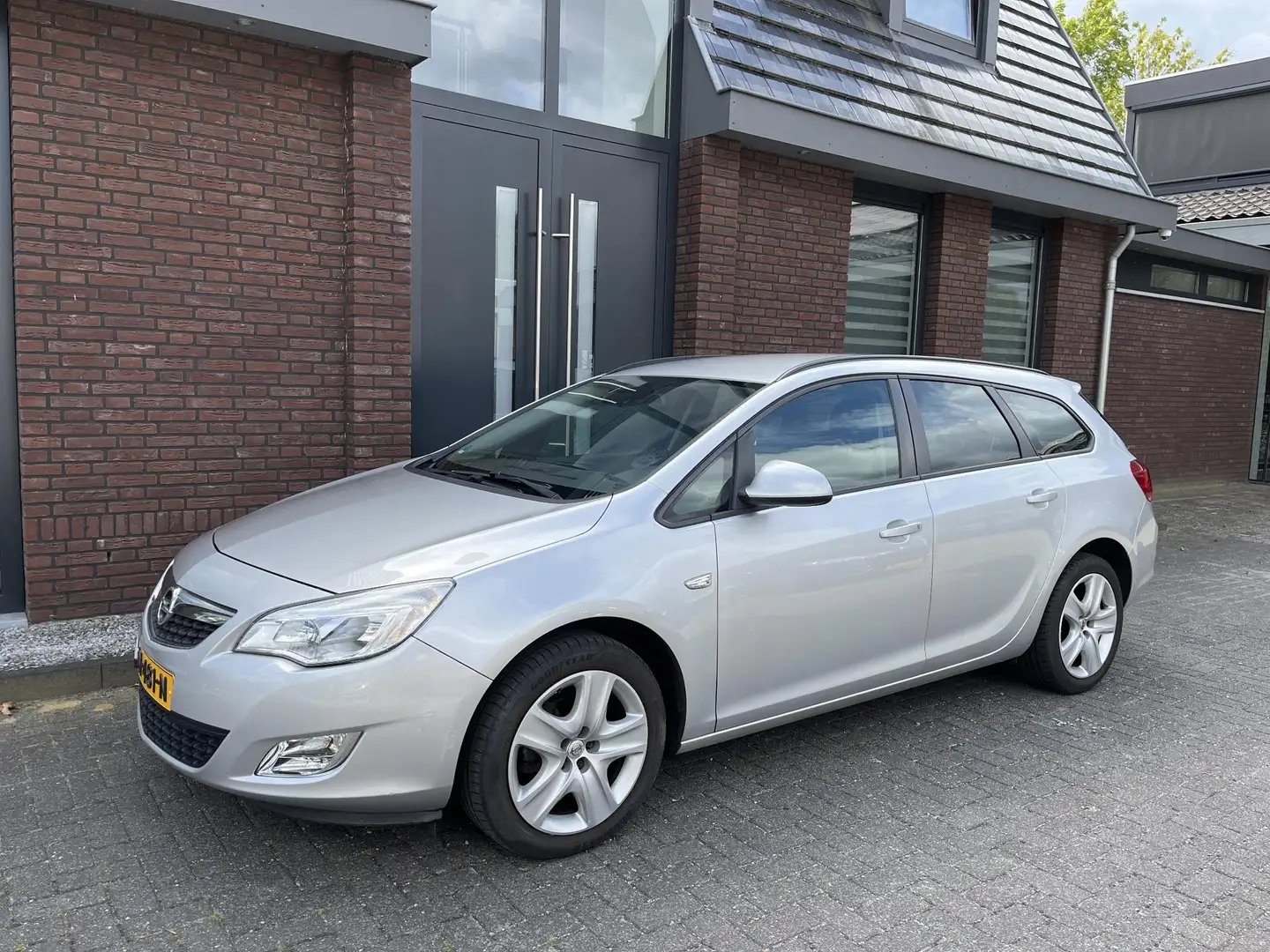 Opel Astra Sports Tourer 1.4 Turbo Edition AIRCO | CRUISE CON Grijs - 1