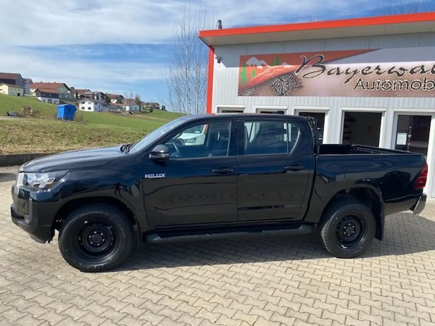 Toyota Hilux 2,8 Double Cab 4X4 APPLECAR SHZ ACC sofort Schwarz - 2