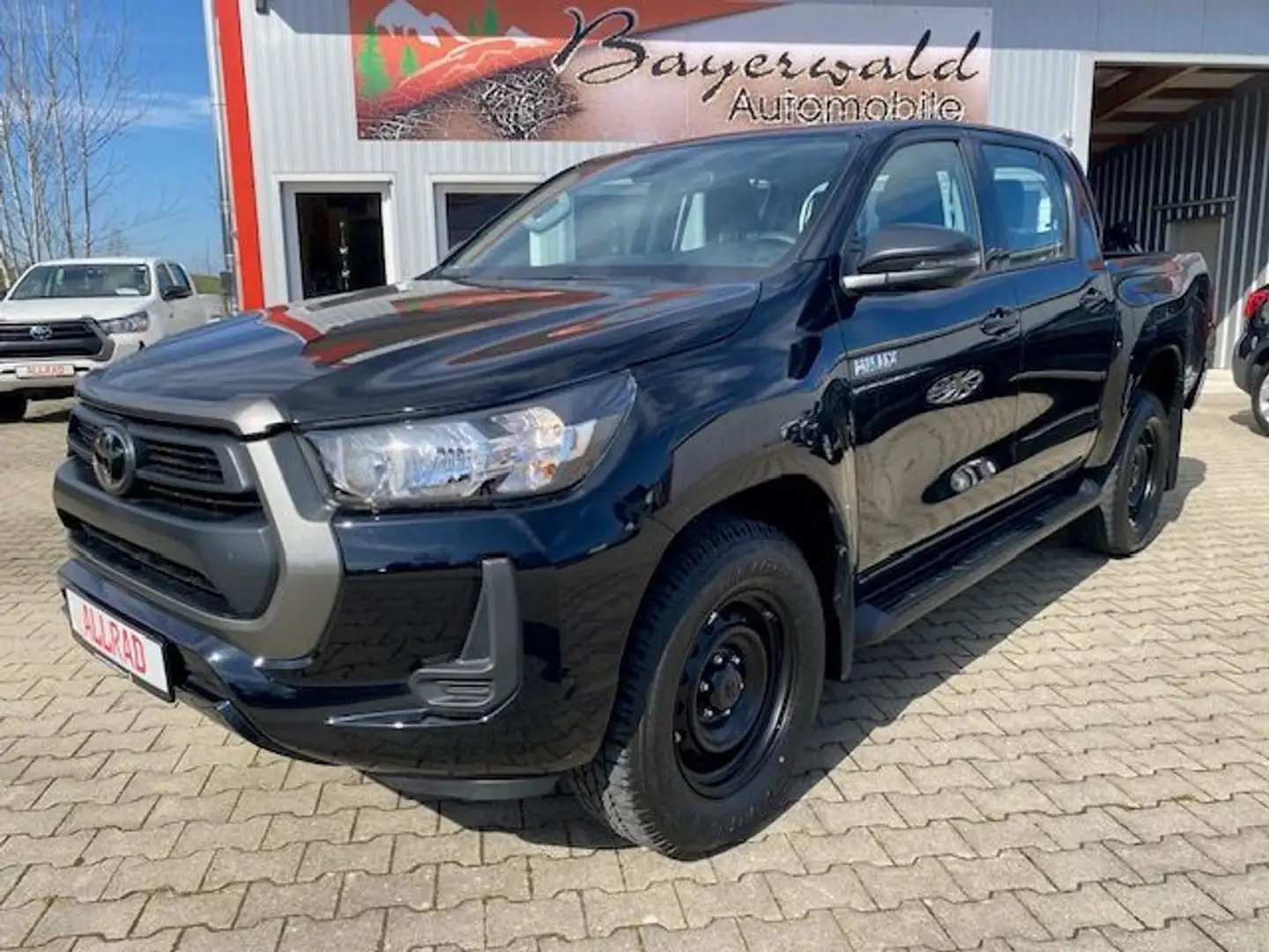 Toyota Hilux 2,8 Double Cab 4X4 APPLECAR SHZ ACC sofort Schwarz - 1
