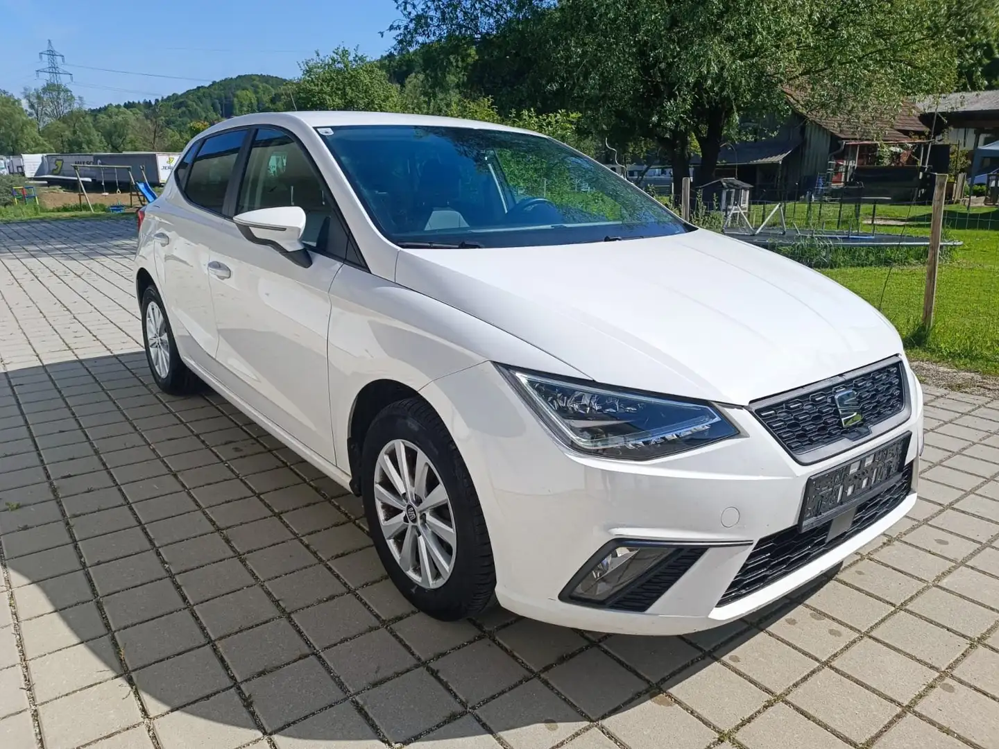 SEAT Ibiza 1,0 TSI Style *Navi*Voll-Led* Weiß - 1