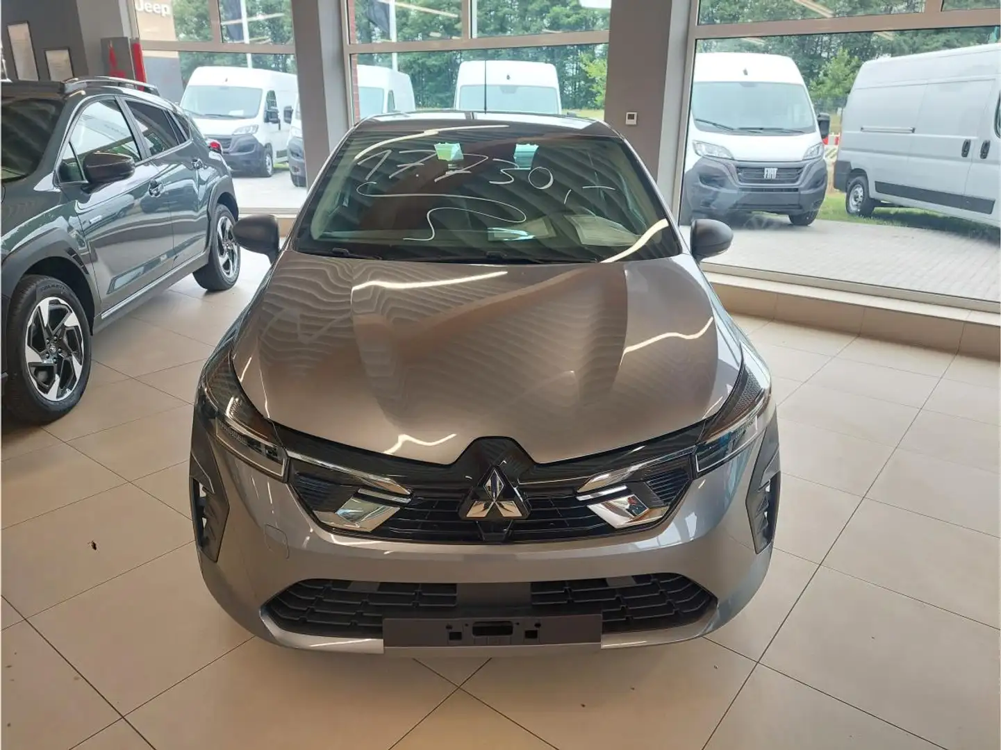 Mitsubishi Colt Basis Grau - 2