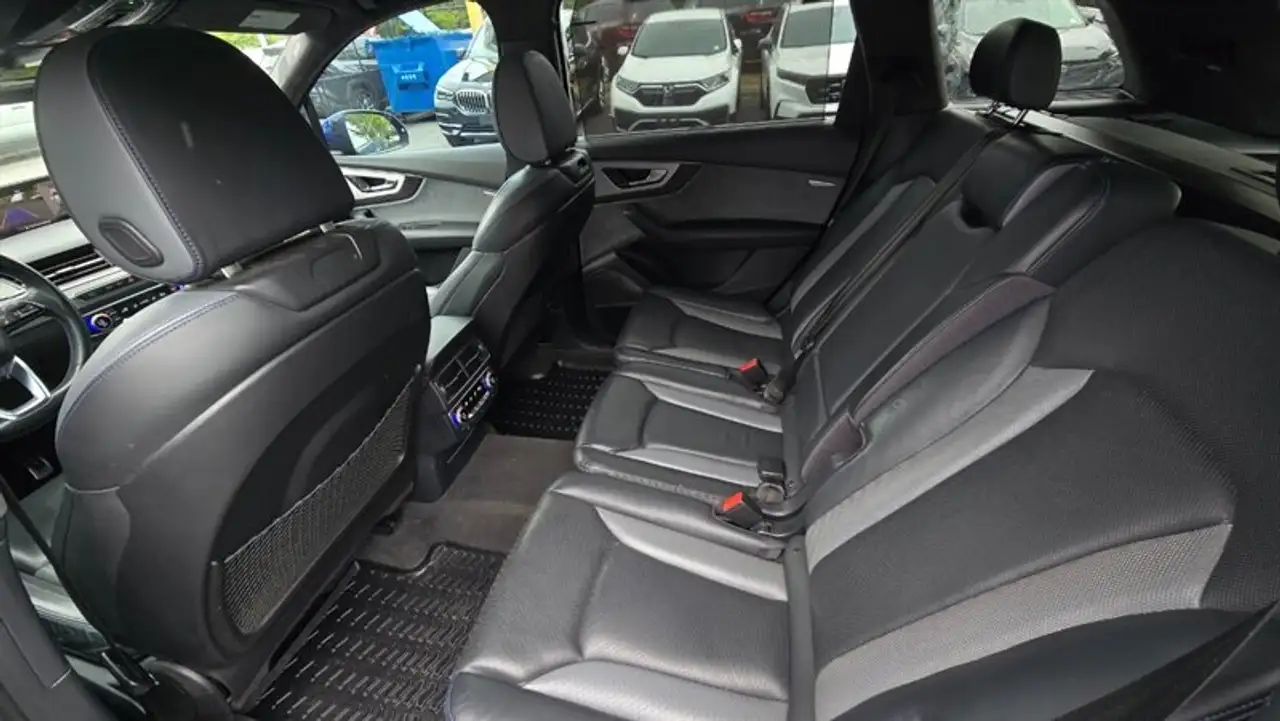 Audi Q7 снимка Audi Q7