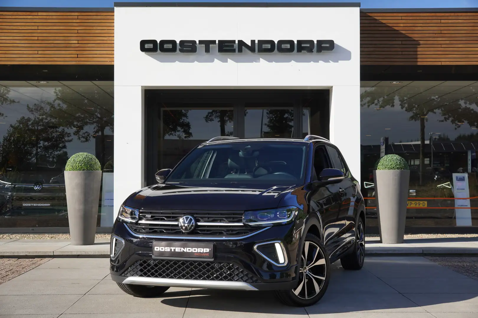 Volkswagen T-Cross 1.5TSI/150pk R-Line BEATS DSG Automaat|2024|IQ-LED Noir - 2