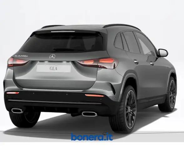 Mercedes-Benz Gla view 3