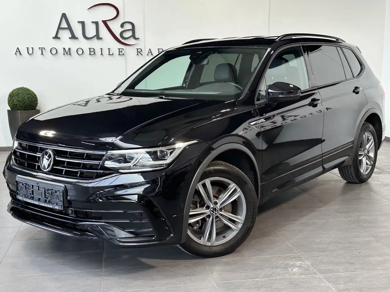 Volkswagen Tiguan Allspace 4M R-Line Black 7Sitzer AHK+360° 2