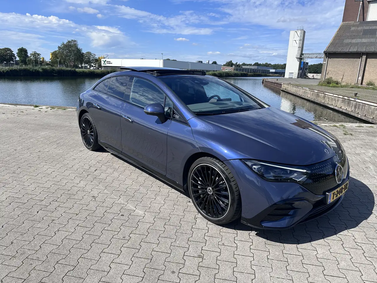 Mercedes-Benz EQE 300