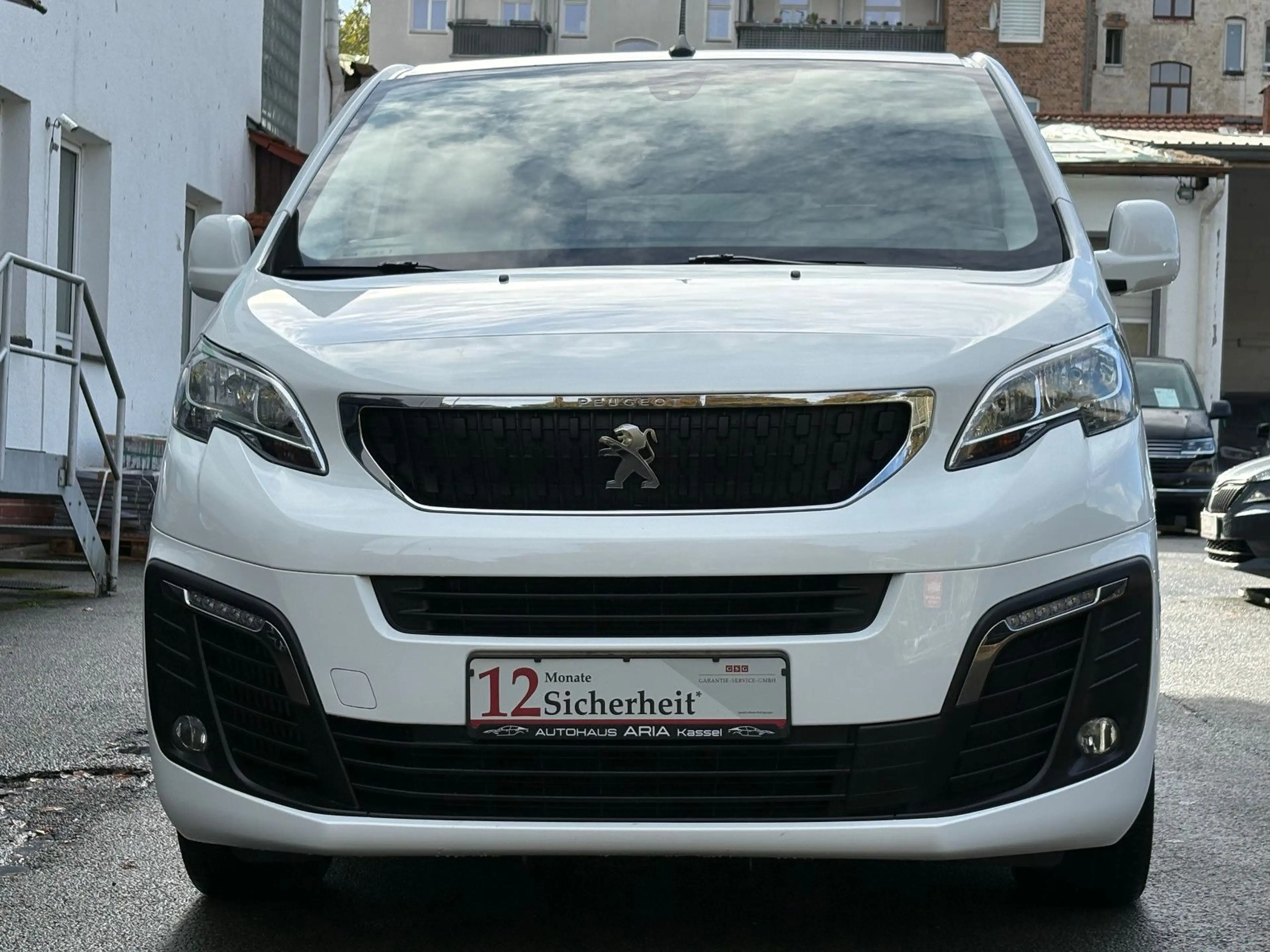 Peugeot Expert Traveller 2.0 HDI L1 5.Sitze Business AHK — photo 4