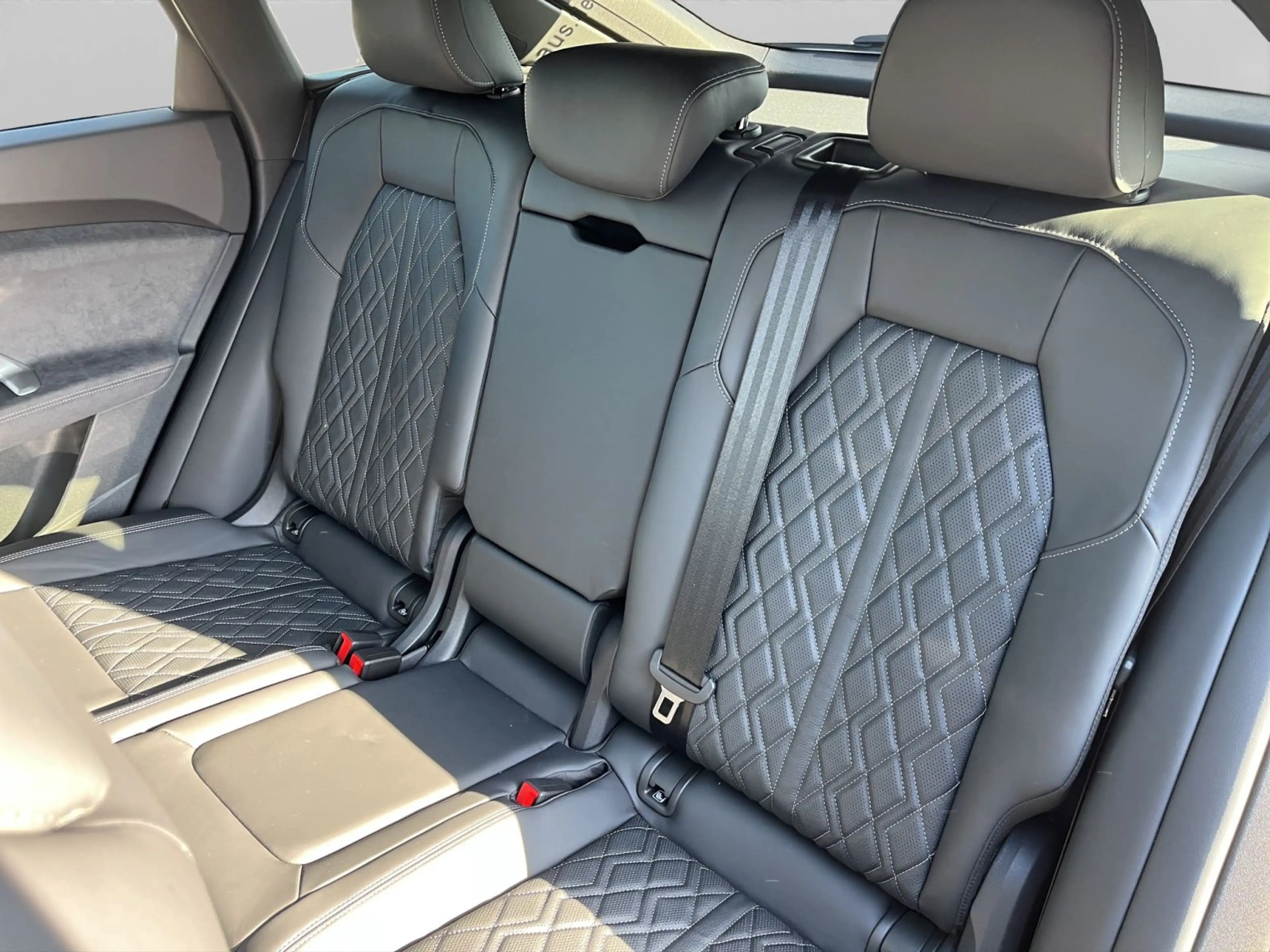 Audi SQ5 Pano+Sthz+Leder+HuD+AHK+LED+ACC+Na — photo 14