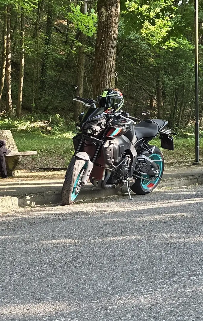 Yamaha MT-10 naket Blau - 2