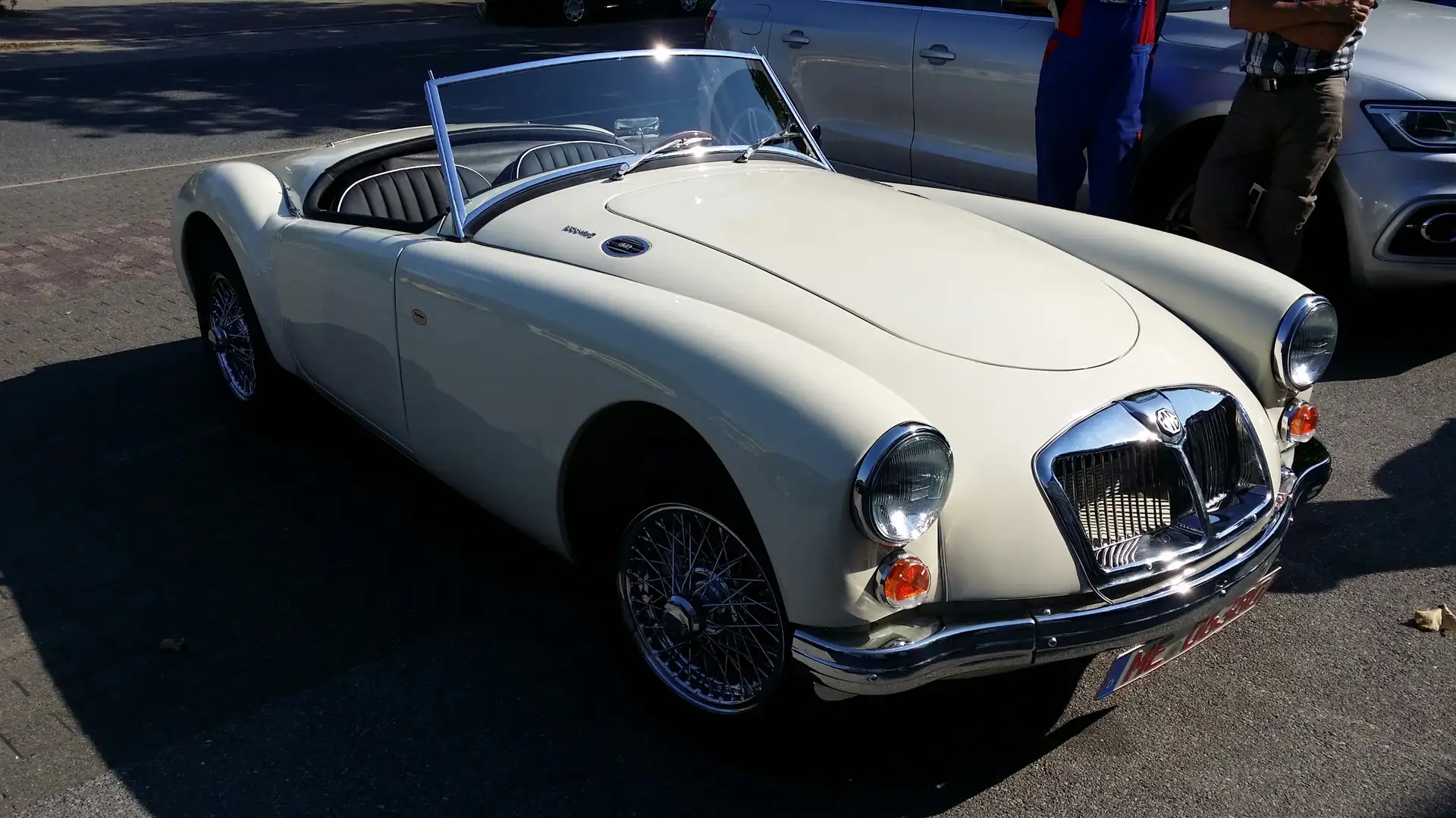 MG MGA MK2 Blanc - 2