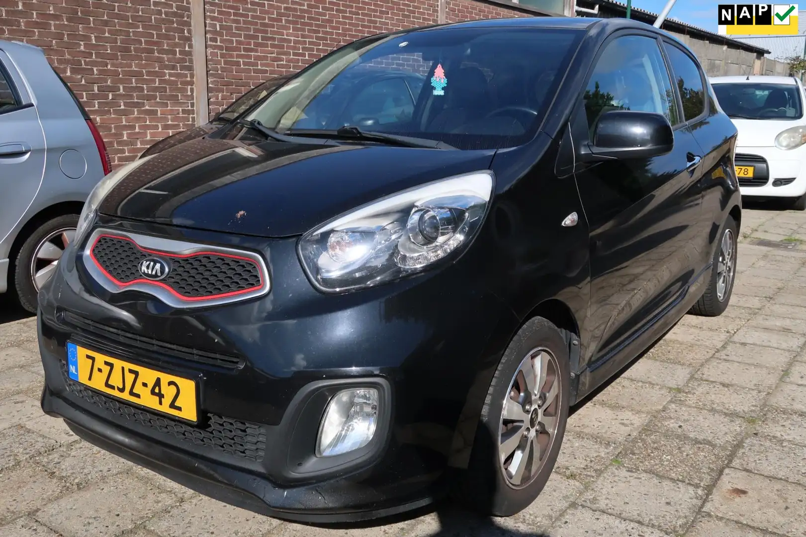 Kia Picanto 1.0 CVVT X-treme, Lederen bekleding, stuurbedienin Zwart - 1