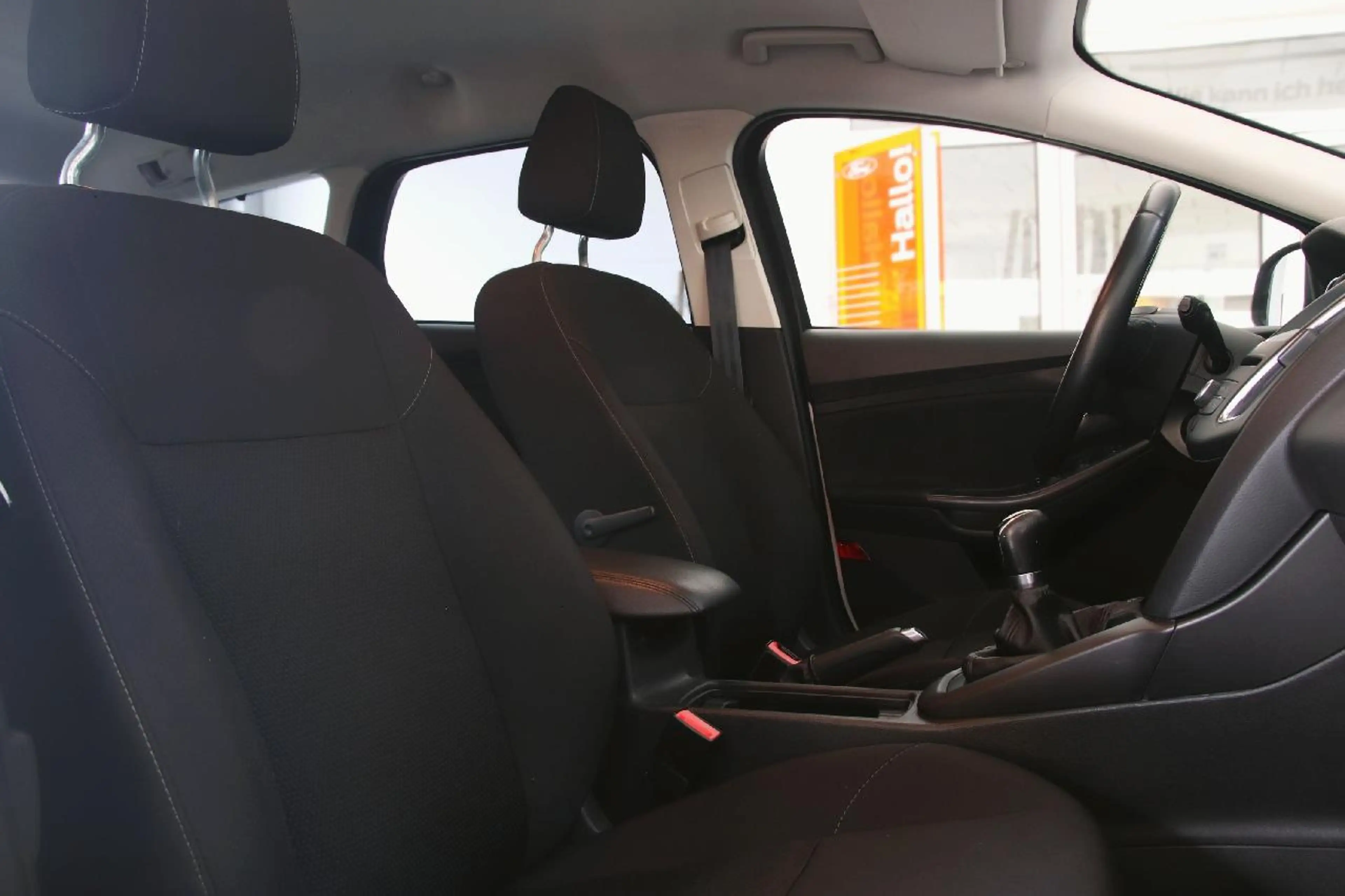 Ford Focus Business — photo 13
