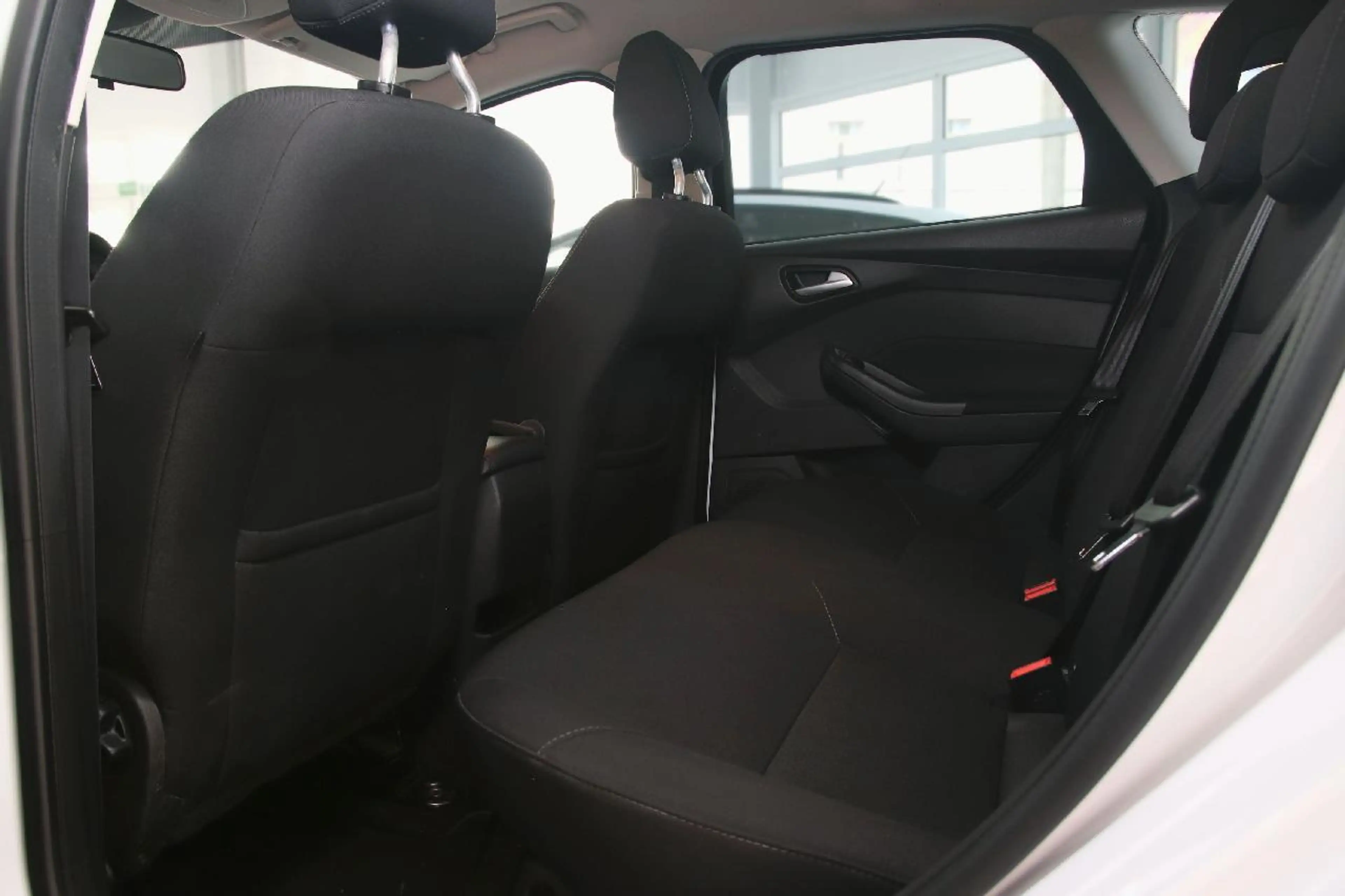 Ford Focus Business — photo 15