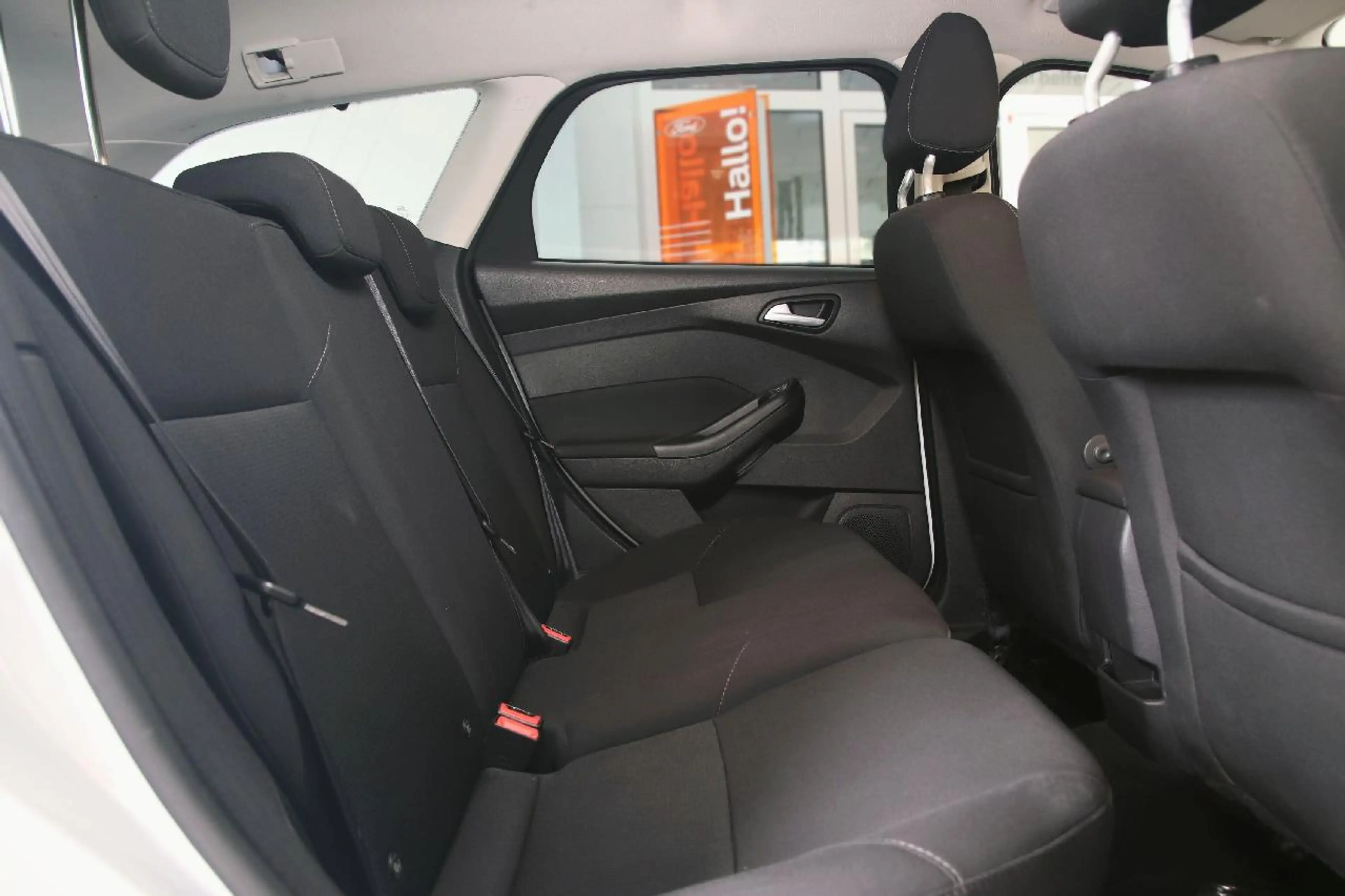 Ford Focus Business — photo 14
