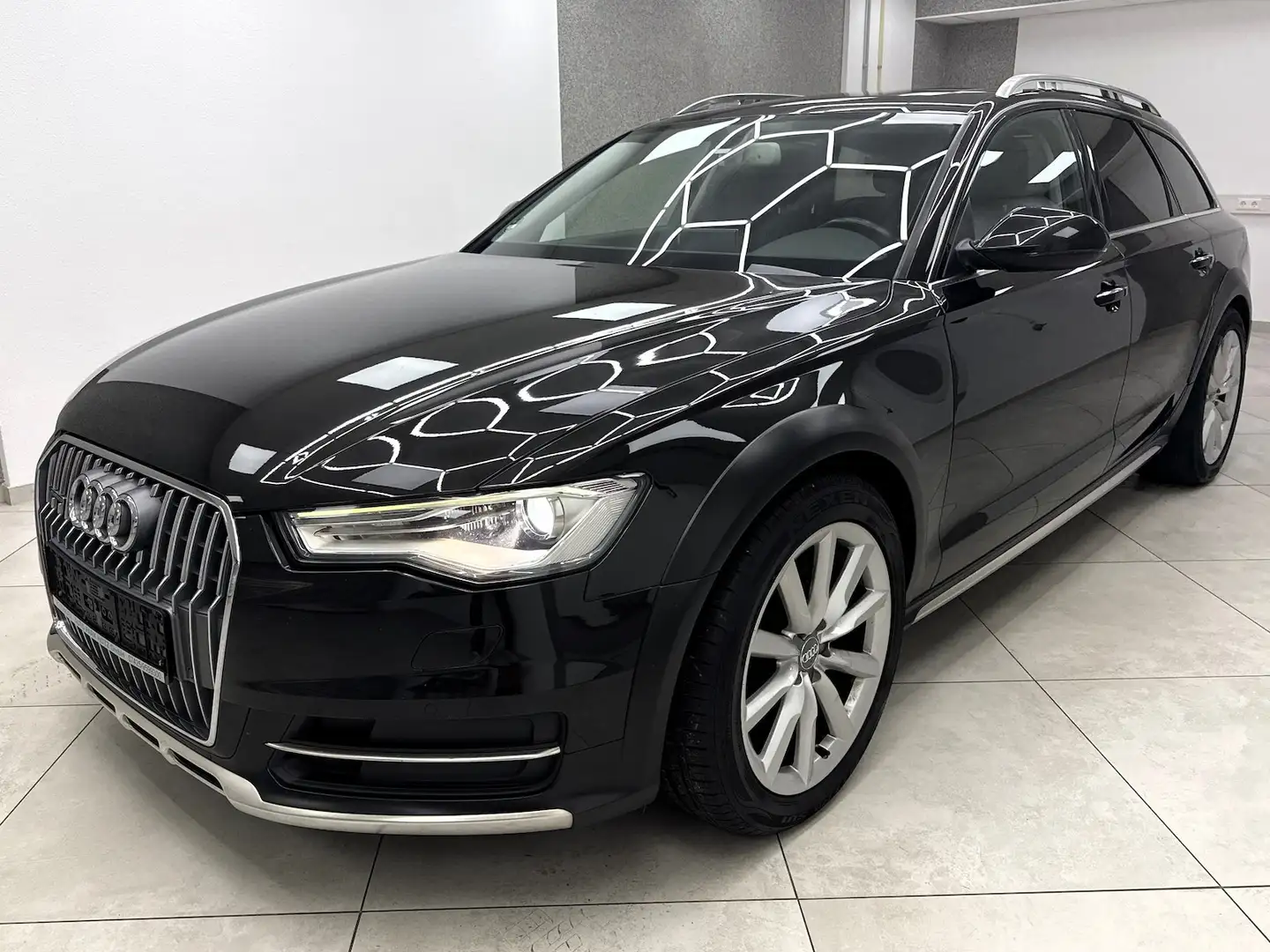 Audi A6 allroad 3.0 TDI Quattro Luft Pano RCam AHK BOSE Noir - 2