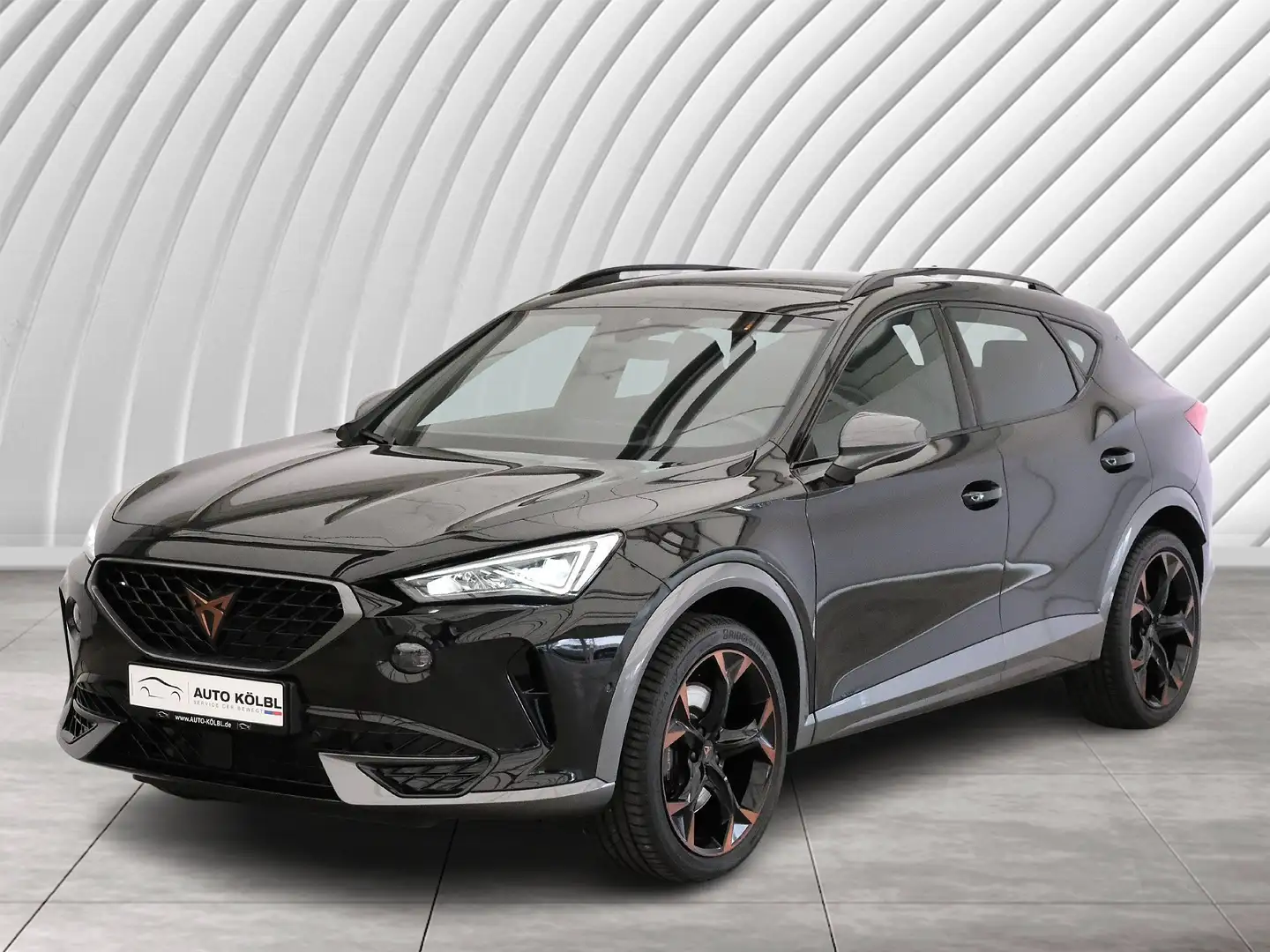 CUPRA Formentor VZ 4Drive ACC RFK NAVI LED PDC V+H LM Zwart - 1