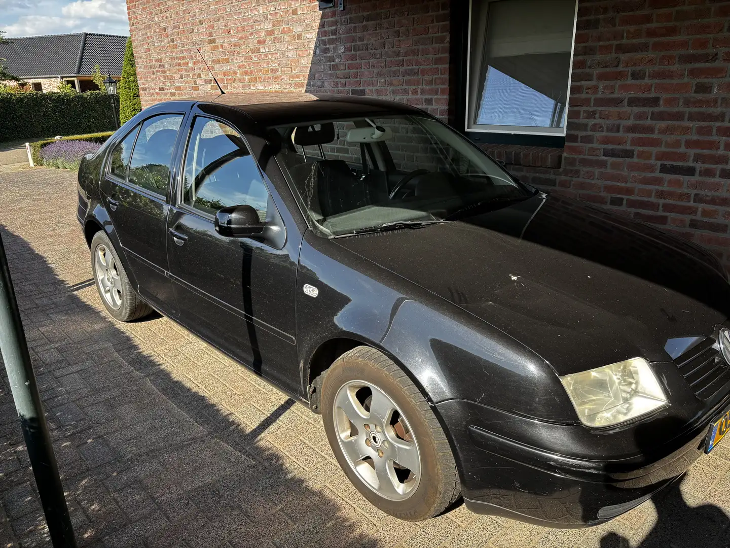 Volkswagen Bora 2.0 Sportline Zwart - 2