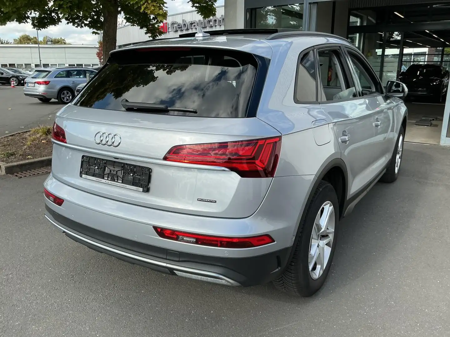Audi Q5 40 TFSI quattro S tronic Nav Pano Virtual Silber - 2