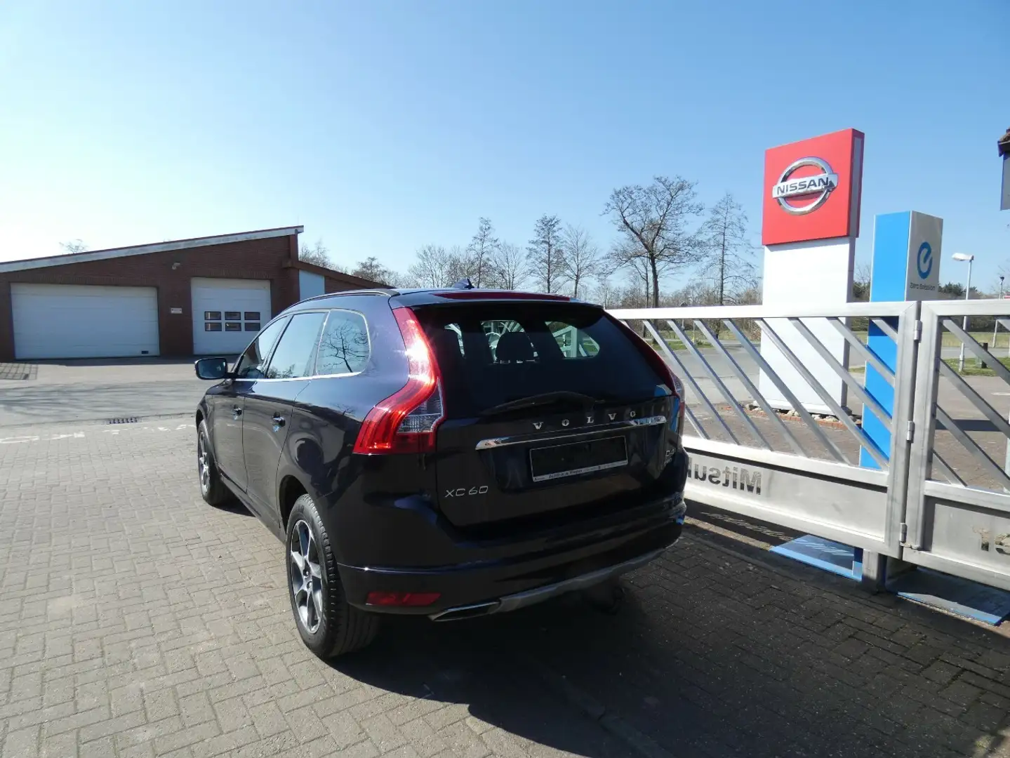 Volvo XC60 Momentum AWD Blau - 2