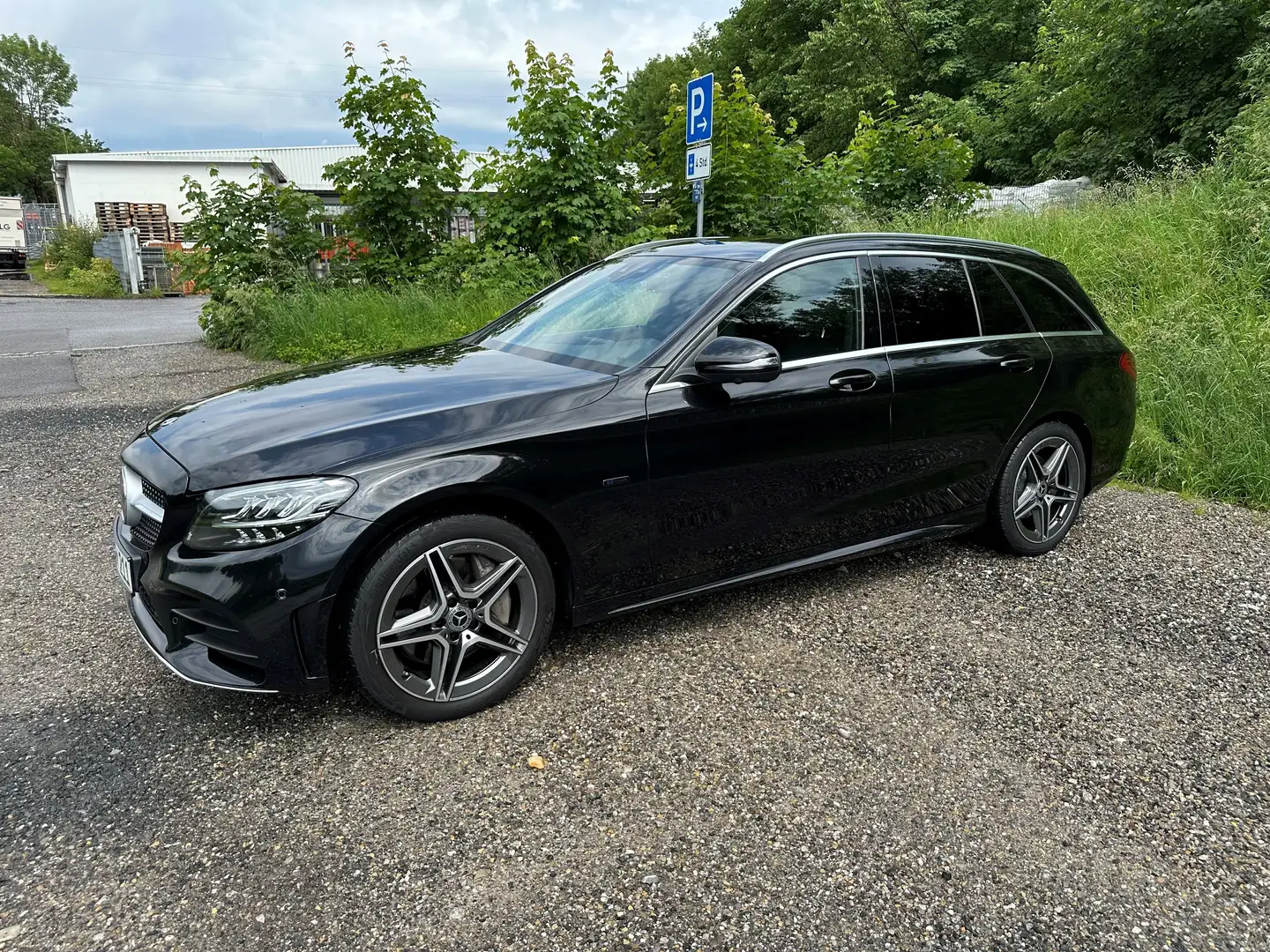 Mercedes-Benz C 300 C 300 de T 9G-TRONIC AMG Line Schwarz - 1