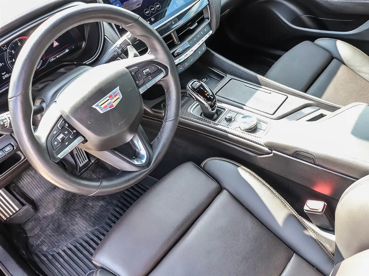 Cadillac CT5 снимка Cadillac CT5