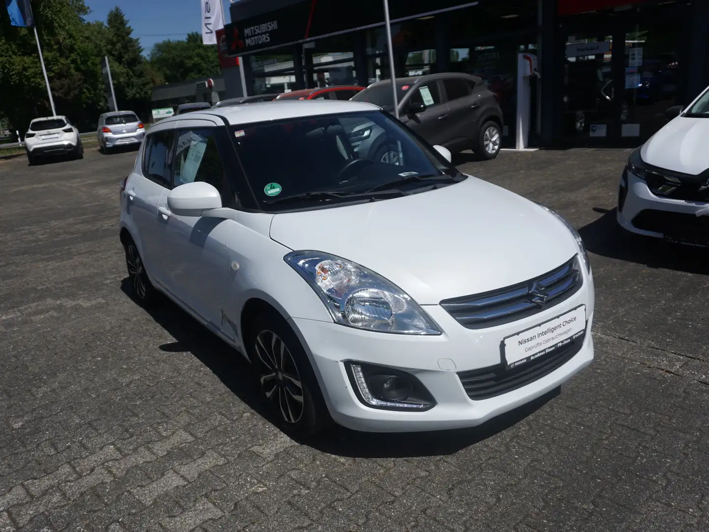 Suzuki Swift 1.2 X-TRA SHZ Білий - 1