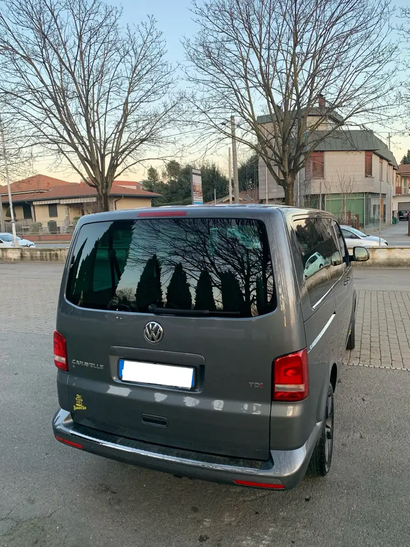 Volkswagen T5 Caravelle Comfortline T5.1 2.0 140cv Šedá - 2