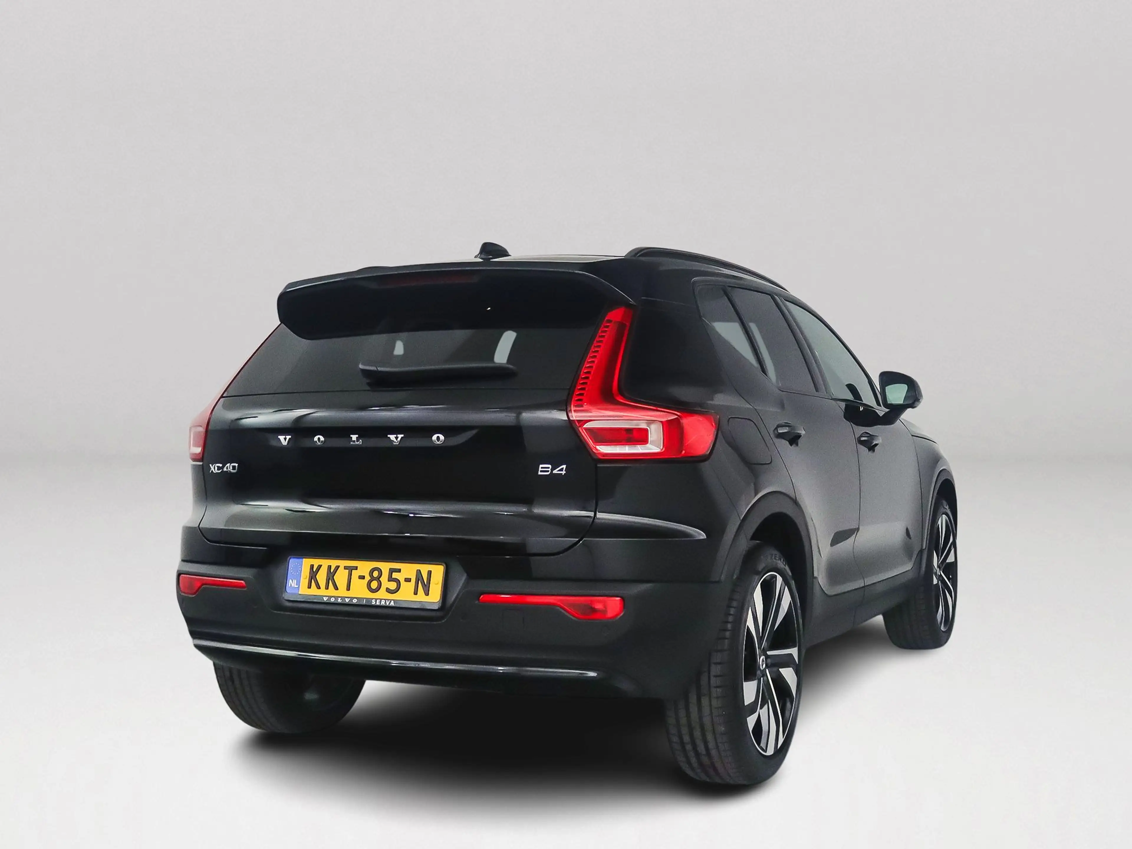 Volvo XC40 B4 Plus Dark | Panoramadak | 360° camera | Harman — photo 2