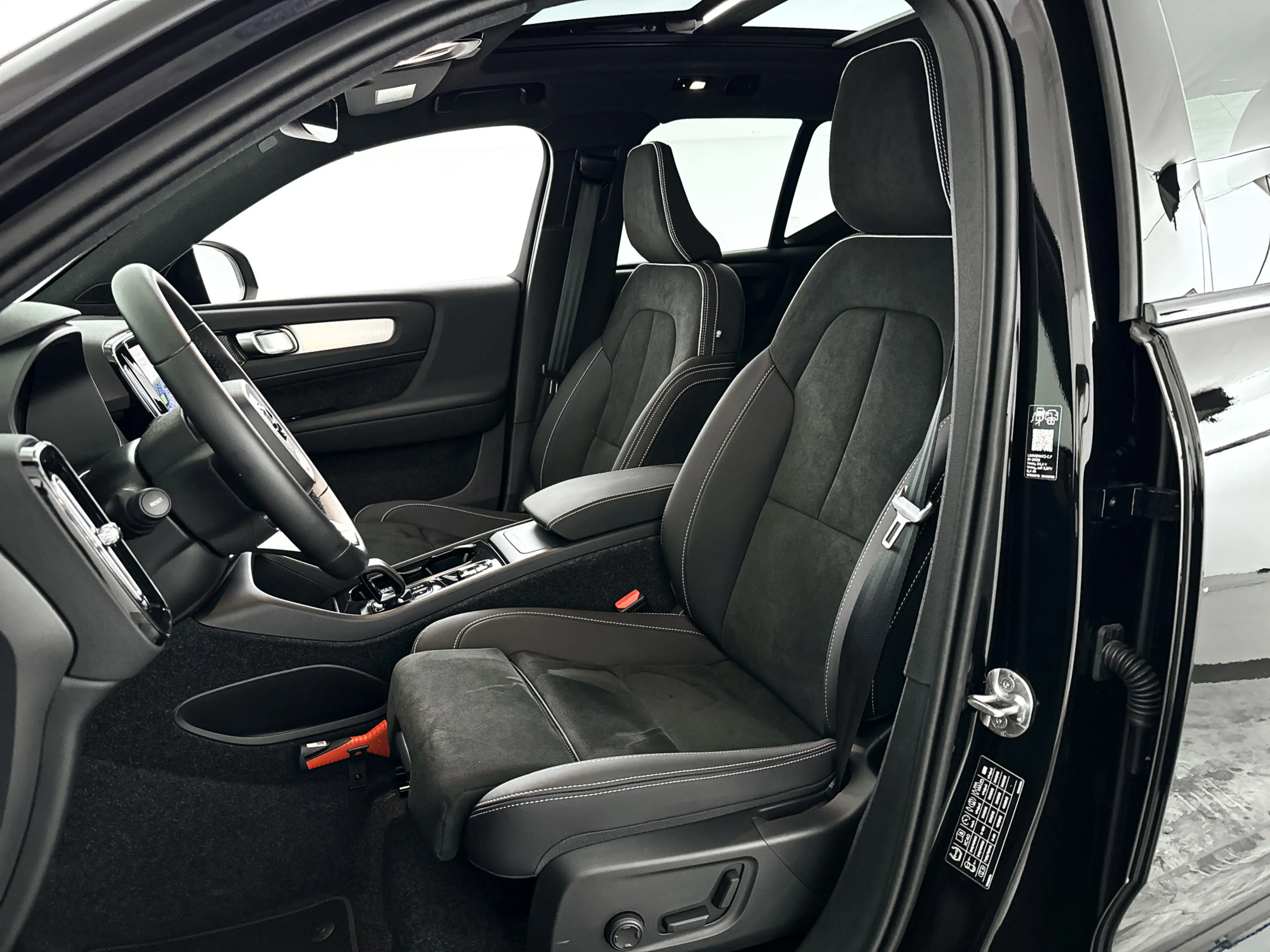 Volvo XC40 B4 Plus Dark | Panoramadak | 360° camera | Harman — photo 6